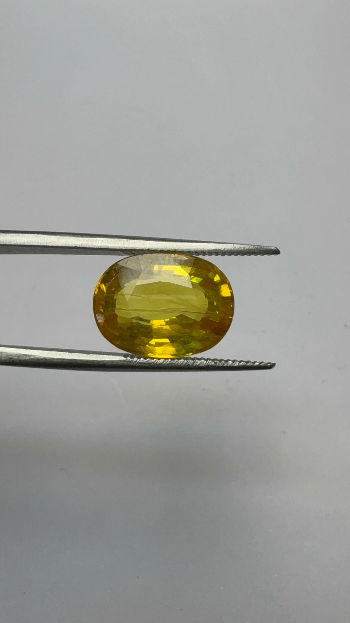 Yellow Sapphire – 7.51 Carat – Thailand — exact stone view 4
