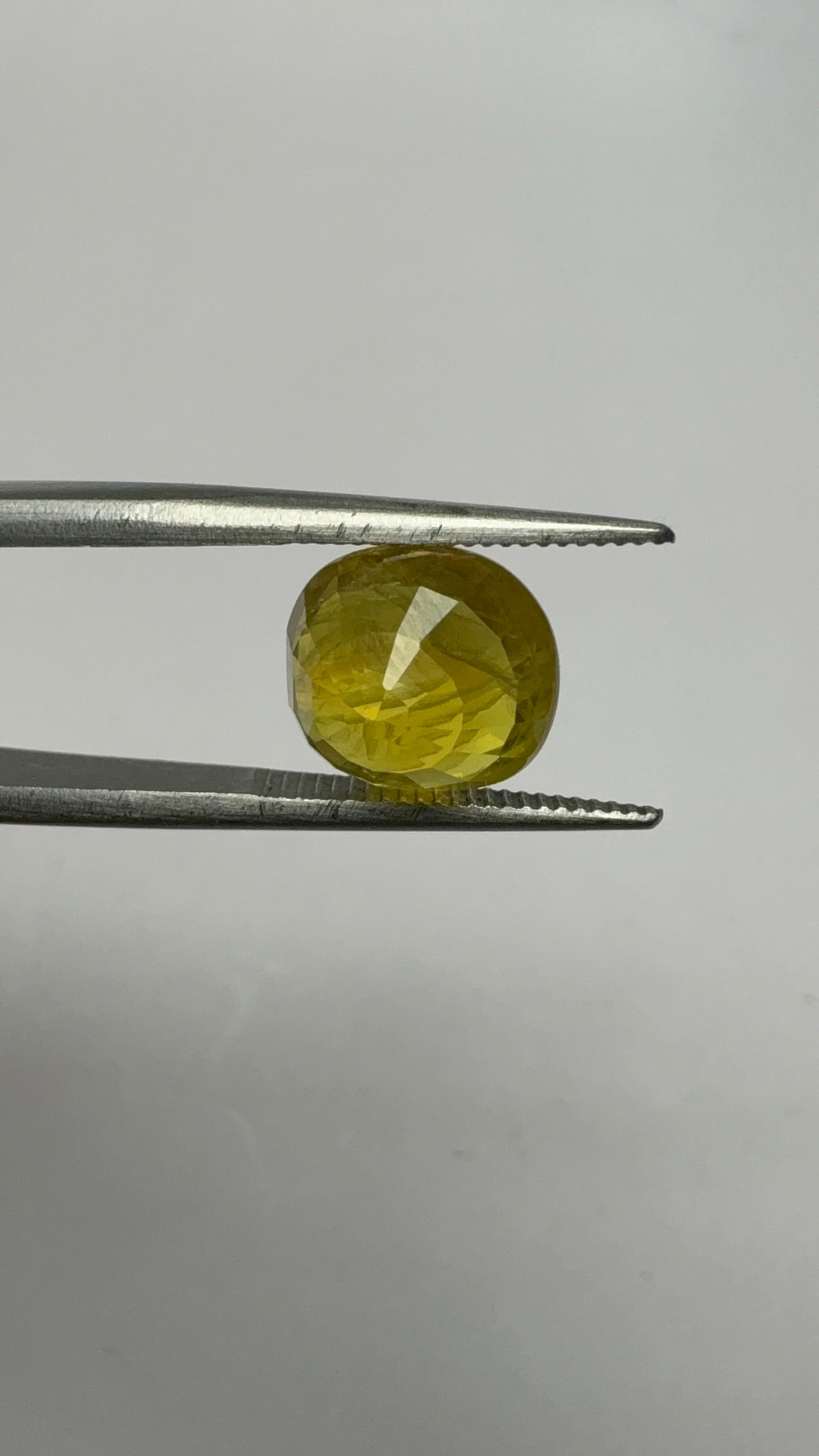 Yellow Sapphire – 5.27 Carat – Thailand — exact stone view 5
