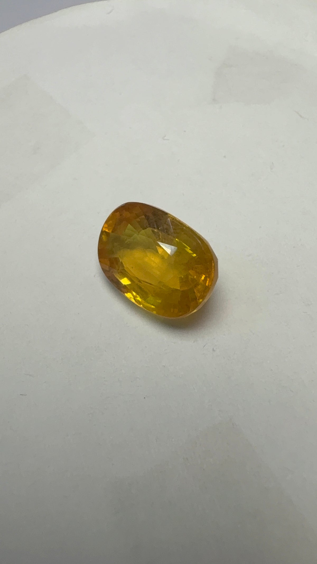 Yellow Sapphire – 6.12 Carat – Thailand — exact stone view 1