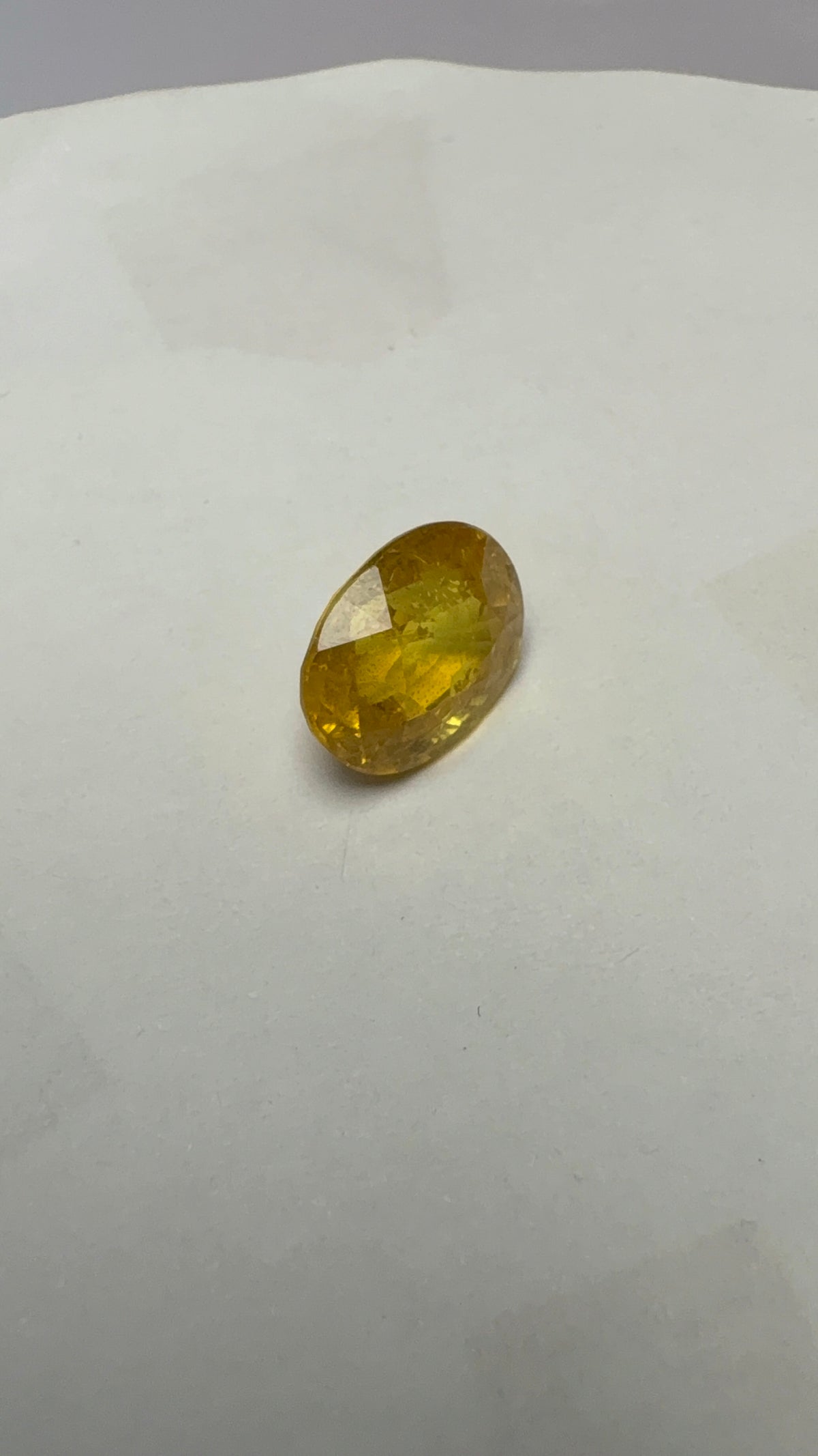 Yellow Sapphire – 5.09 Carat – Thailand — exact stone view 1