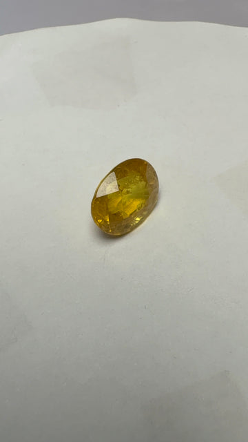 Yellow Sapphire – 5.09 Carat – Thailand — exact stone view 1