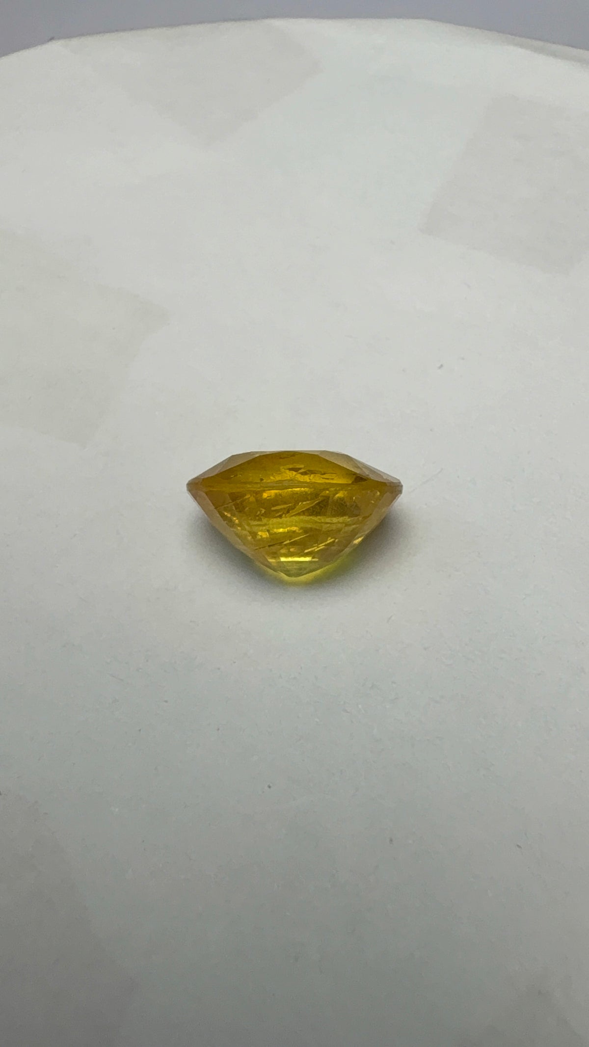 Yellow Sapphire – 5.09 Carat – Thailand — exact stone view 4