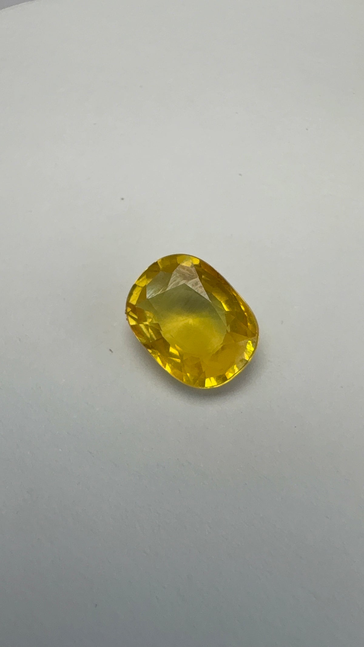 Yellow Sapphire 4.05 carat BKR-234 alternate face-up view