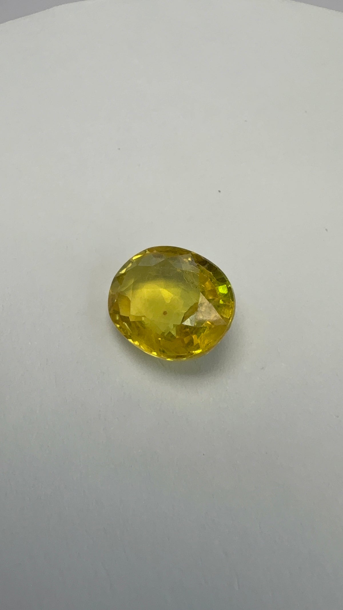 Yellow Sapphire 4.95 carat BKR-237 alternate face-up view