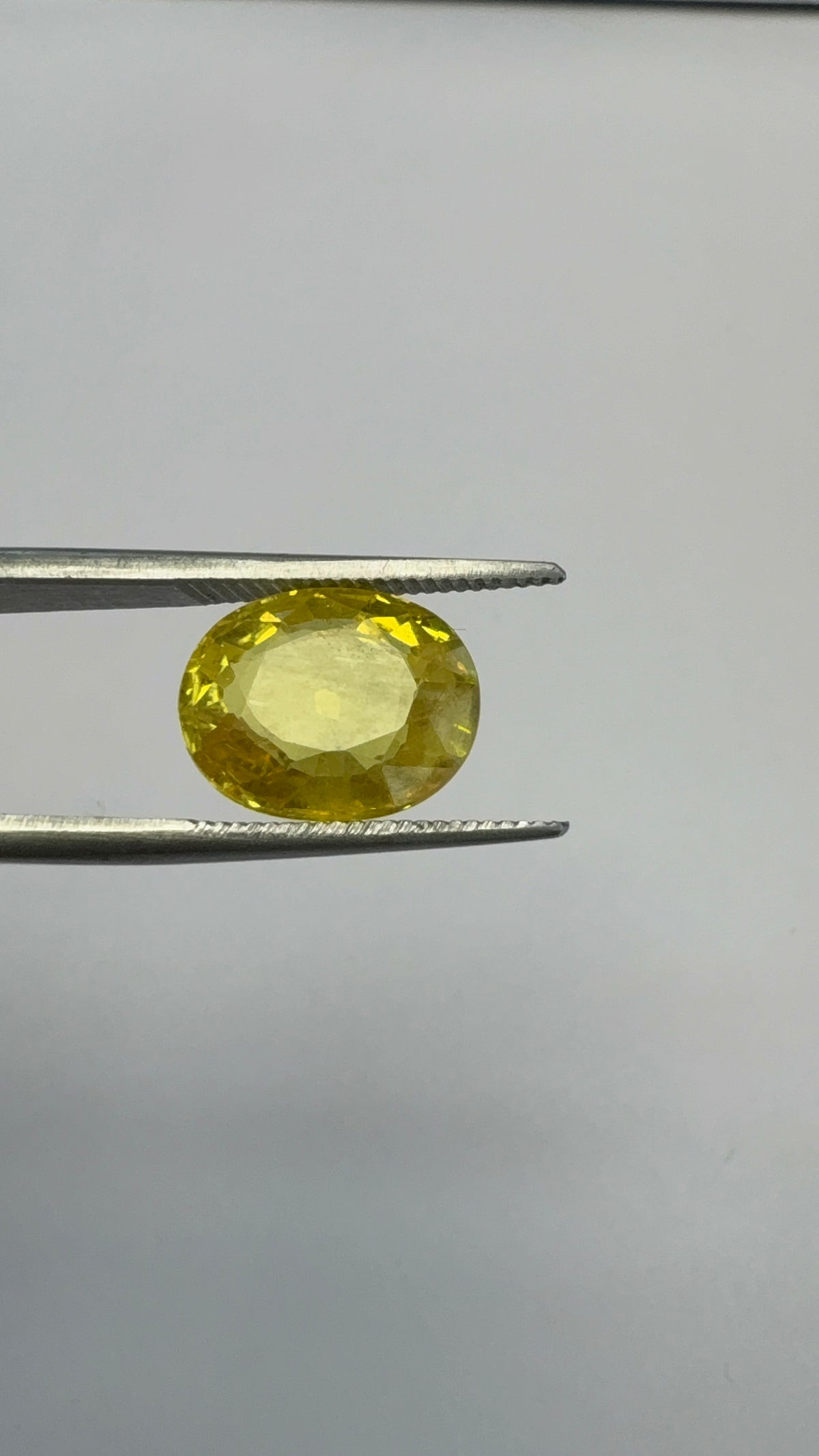 Yellow Sapphire 4.95 carat BKR-237 reverse view