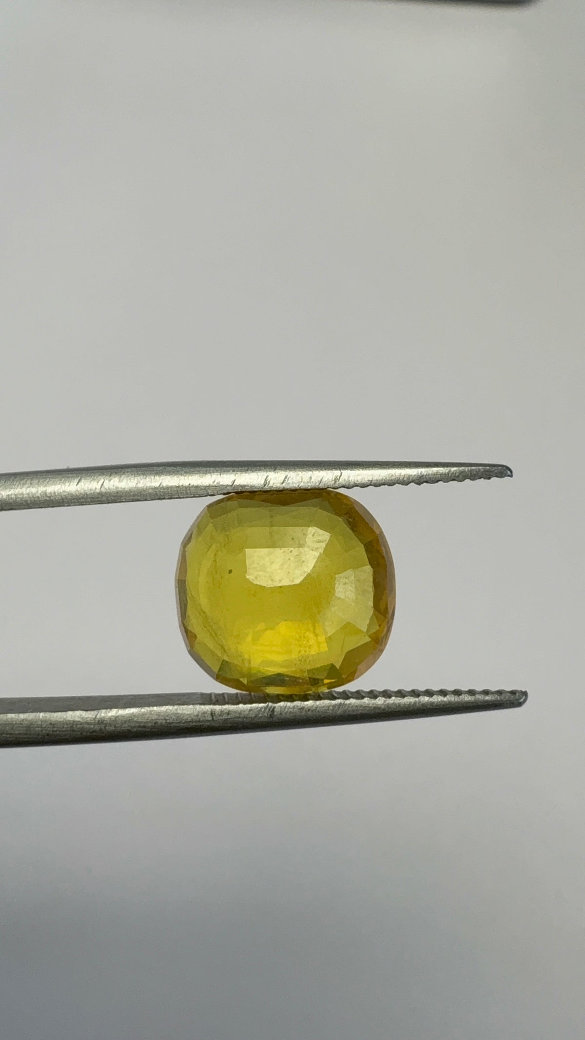 Yellow Sapphire 4.74 carat BKR-238 reverse view