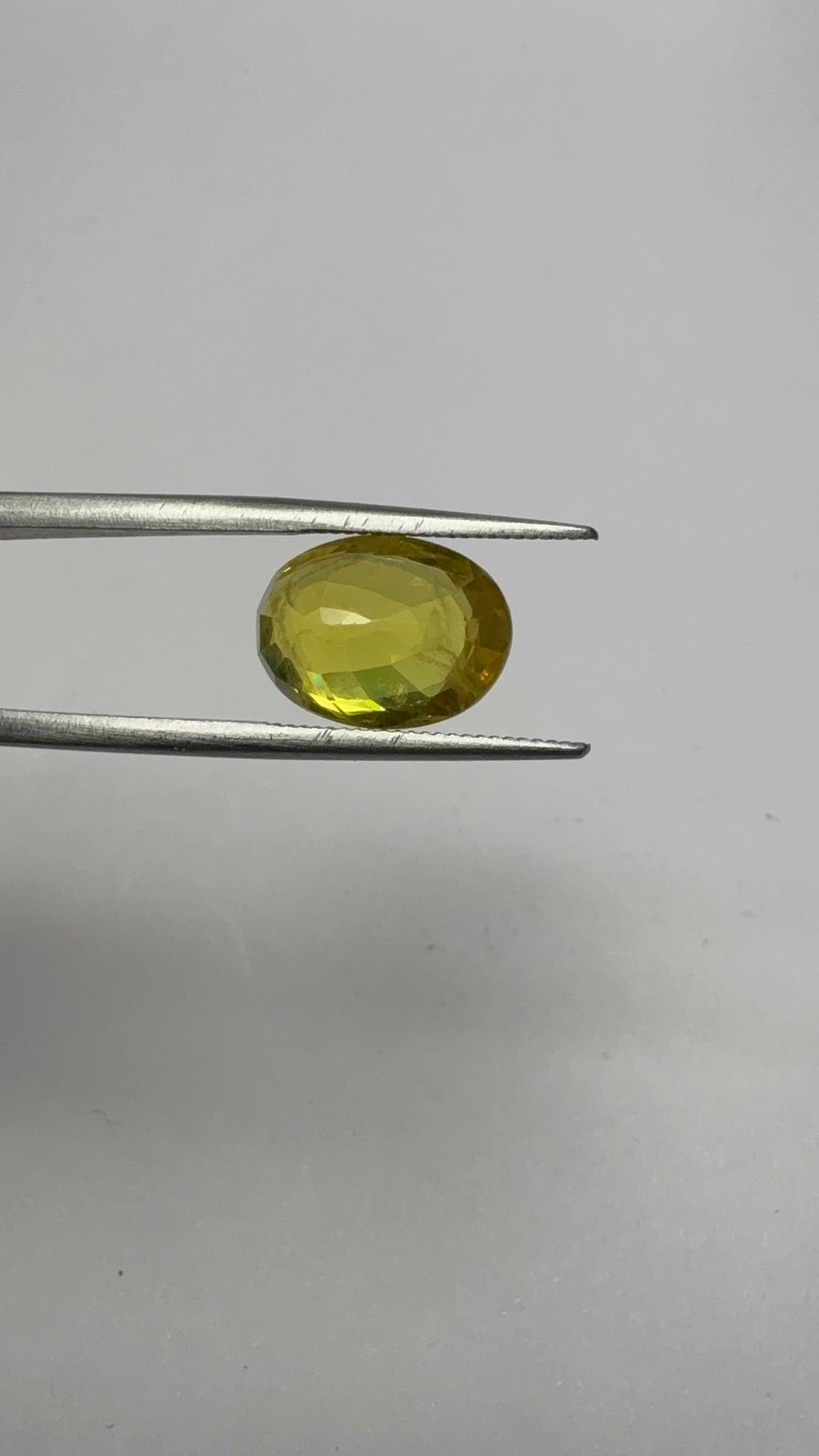 Yellow Sapphire – 5.17 Carat – Thailand — exact stone view 4