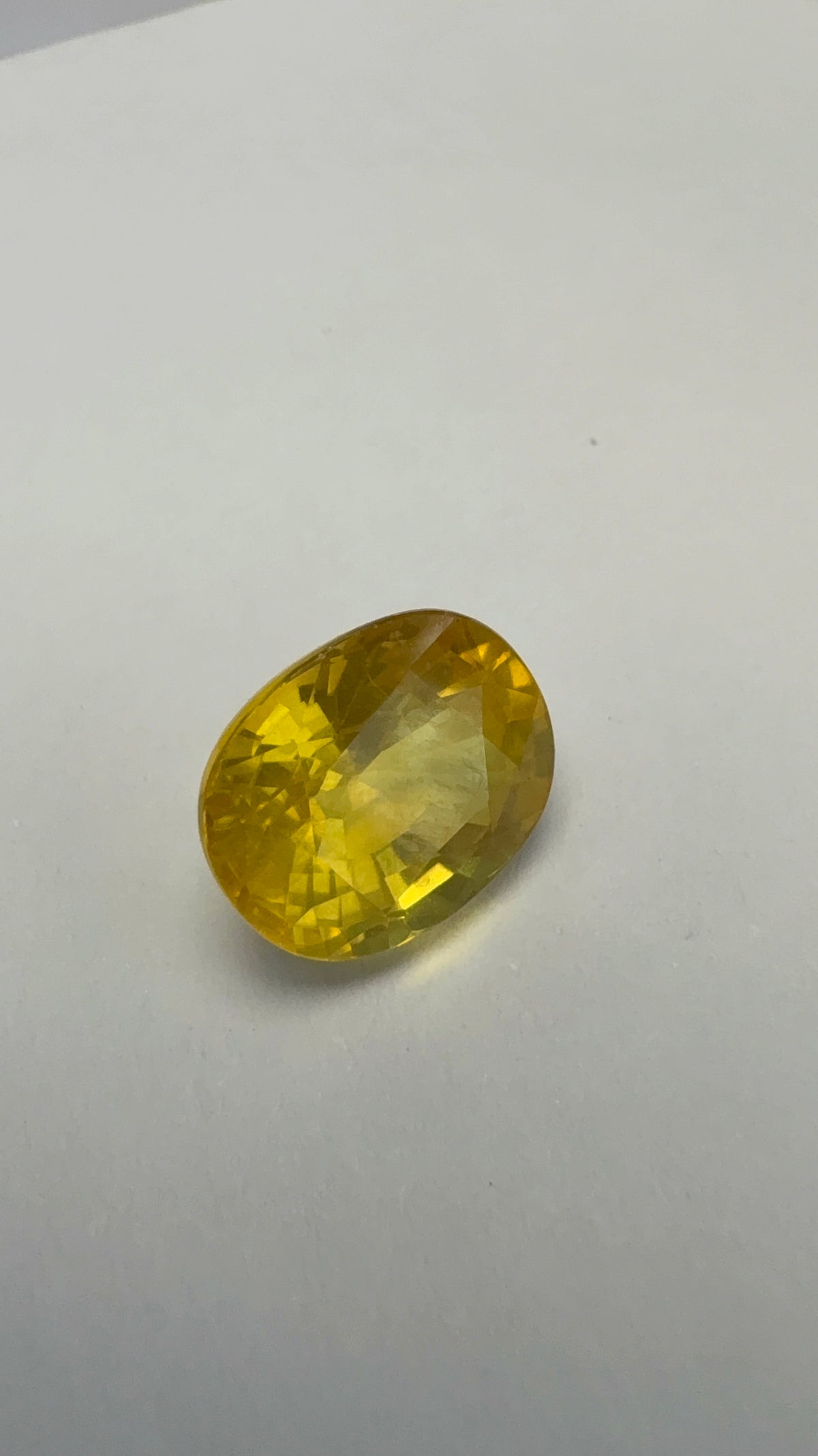 Yellow Sapphire 4.25 carat BKR-240 alternate face-up view