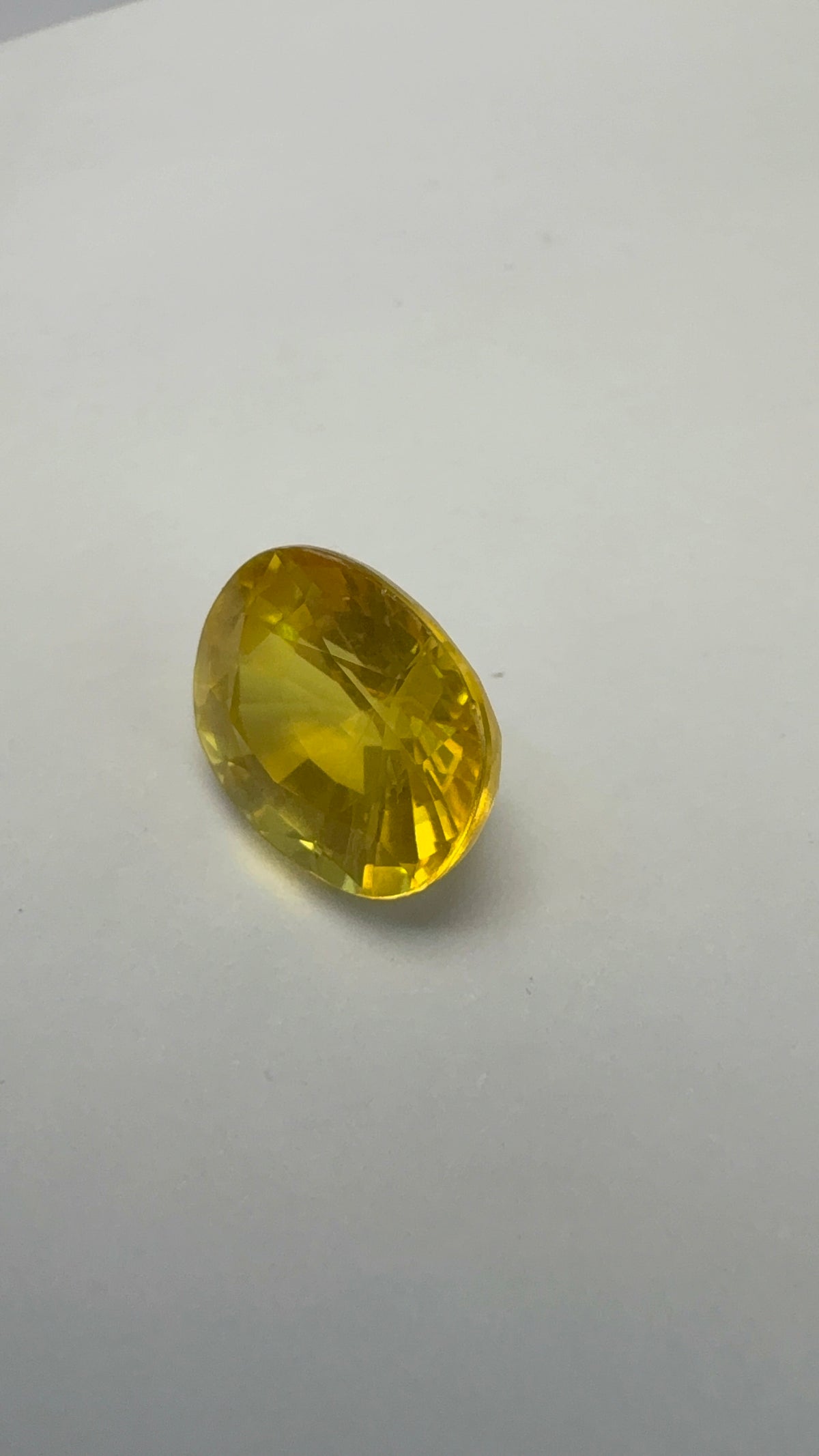 Yellow Sapphire 4.25 carat BKR-240 close view