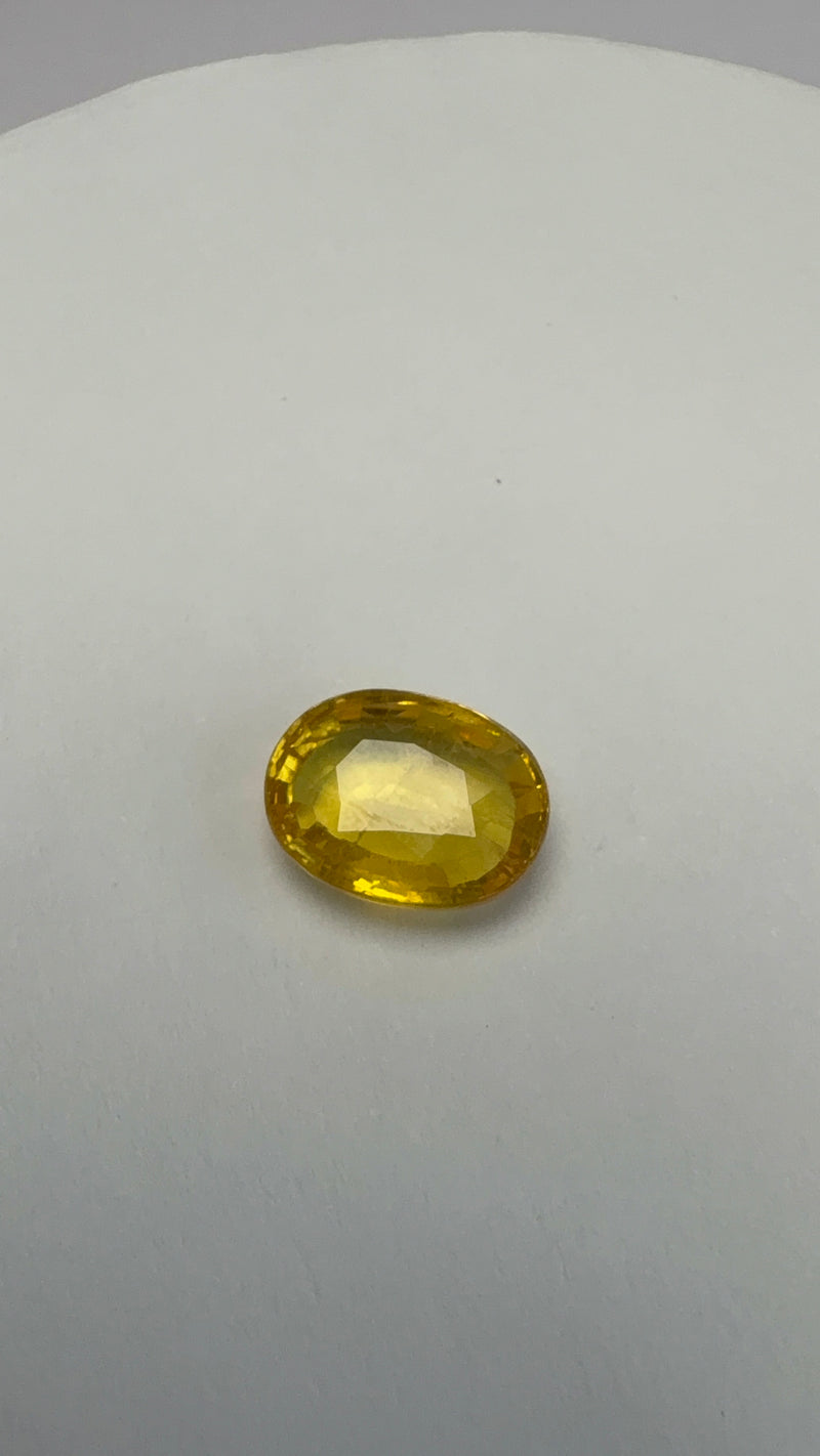 Yellow Sapphire – 4.10 Carat – Thailand