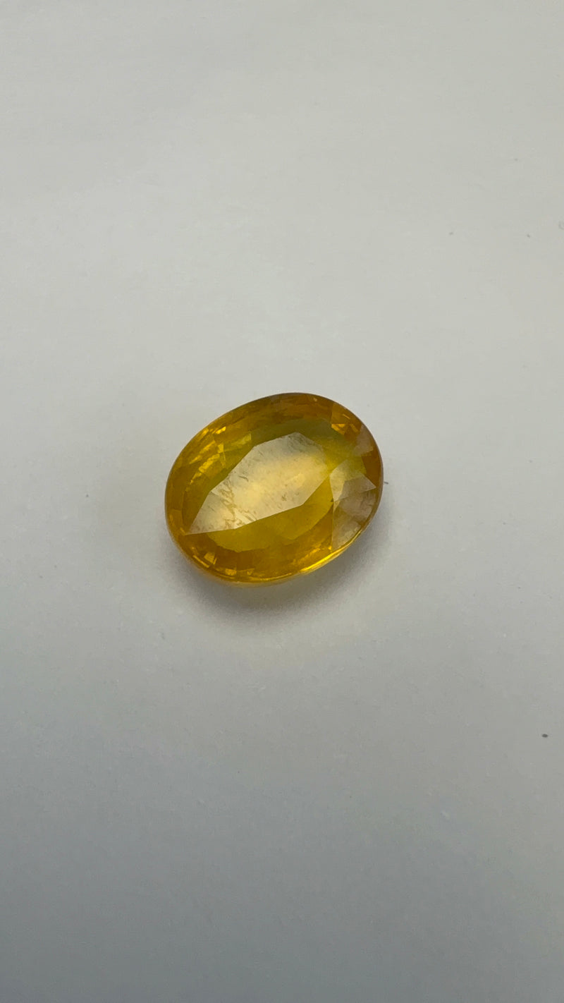 Yellow Sapphire – 4.84 Carat – Thailand