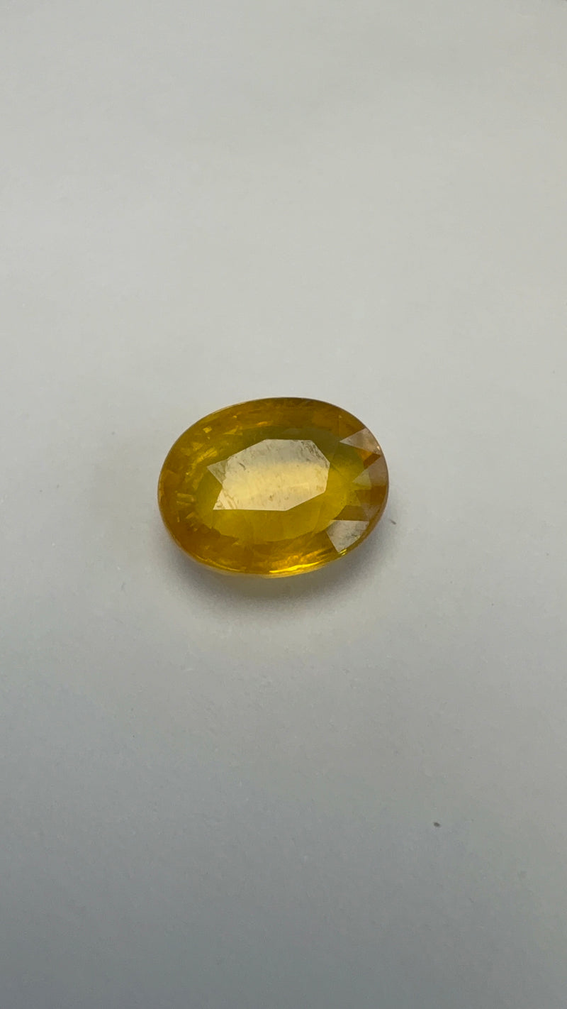 Yellow Sapphire – 4.84 Carat – Thailand