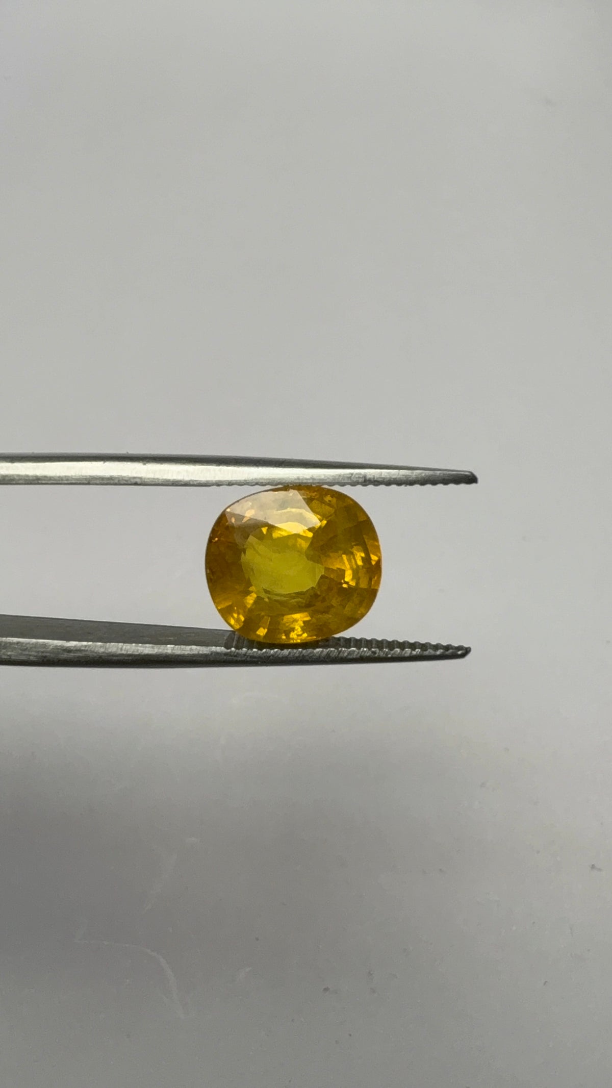 Yellow Sapphire 5.19 carat BKR-253 close view