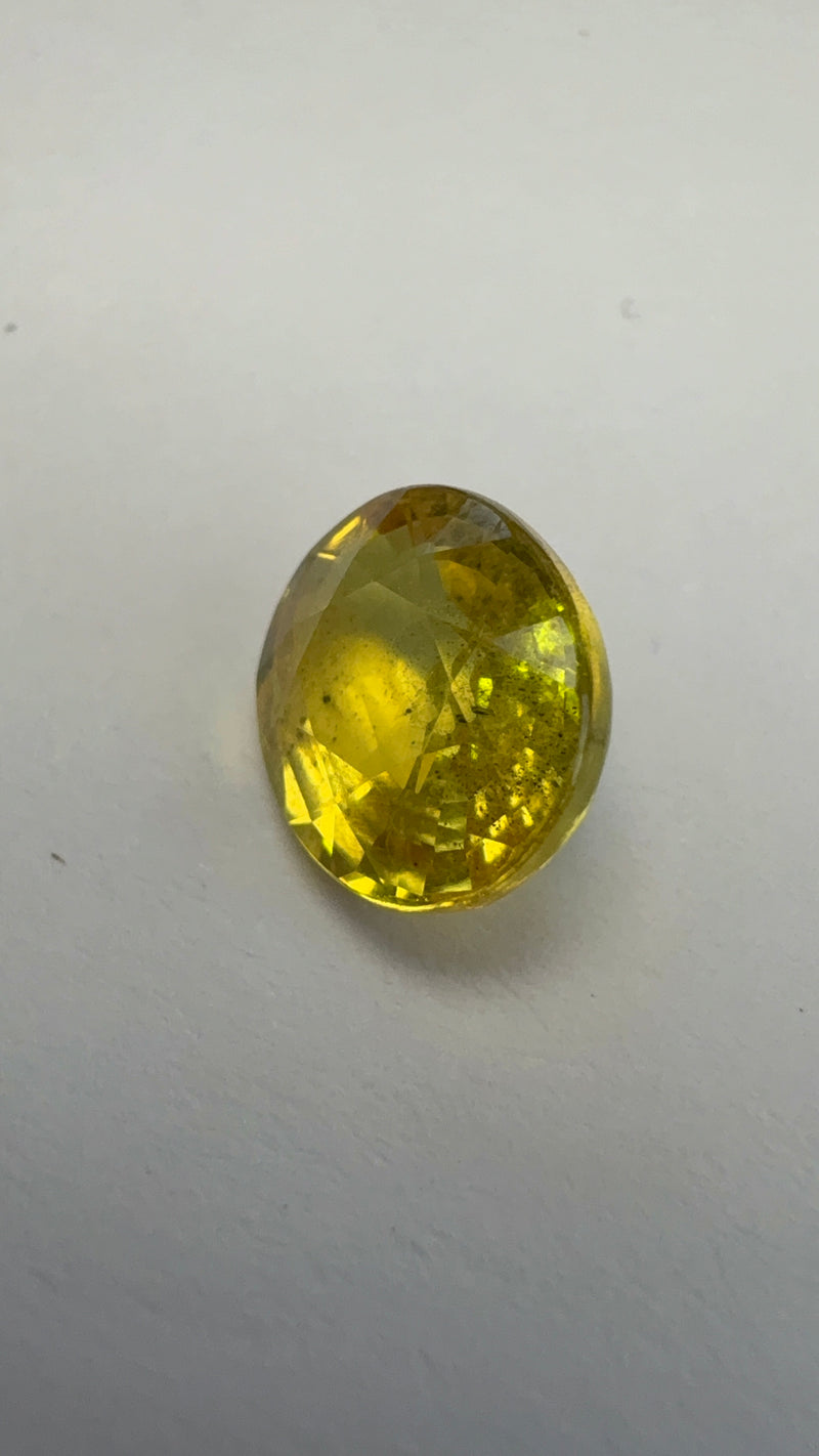 Yellow Sapphire – 2.94 Carat – Thailand