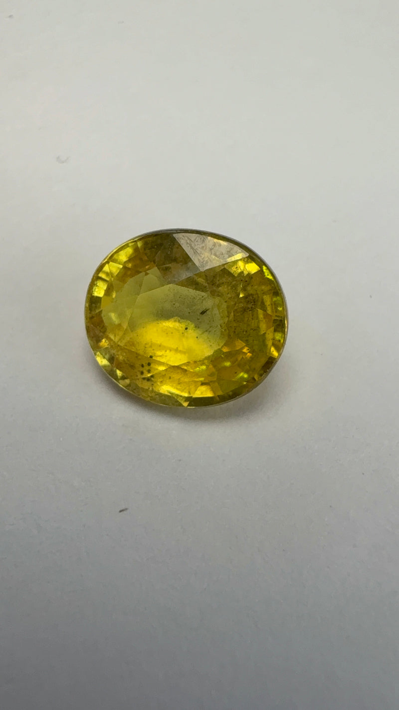 Yellow Sapphire – 2.94 Carat – Thailand
