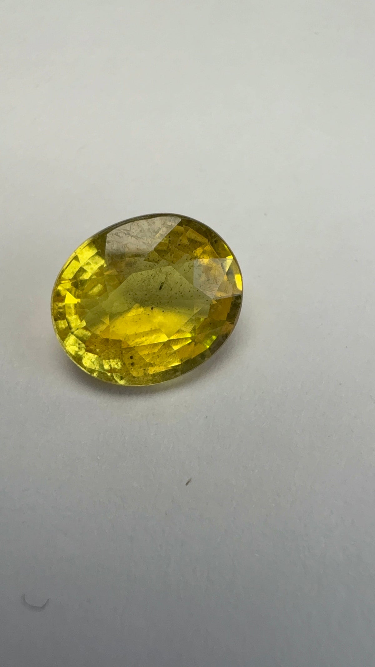Yellow Sapphire 2.94 carat BKR-262 alternate face-up view