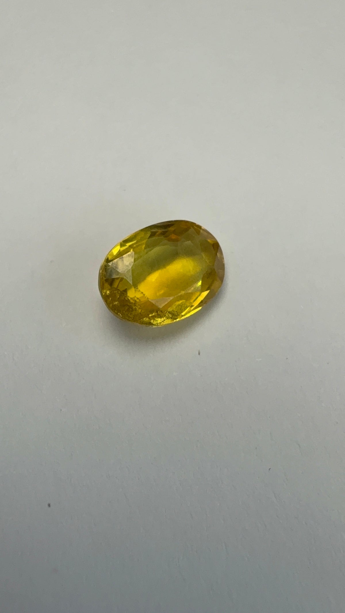 Yellow Sapphire 3.27 carat BKR-266 face-up view