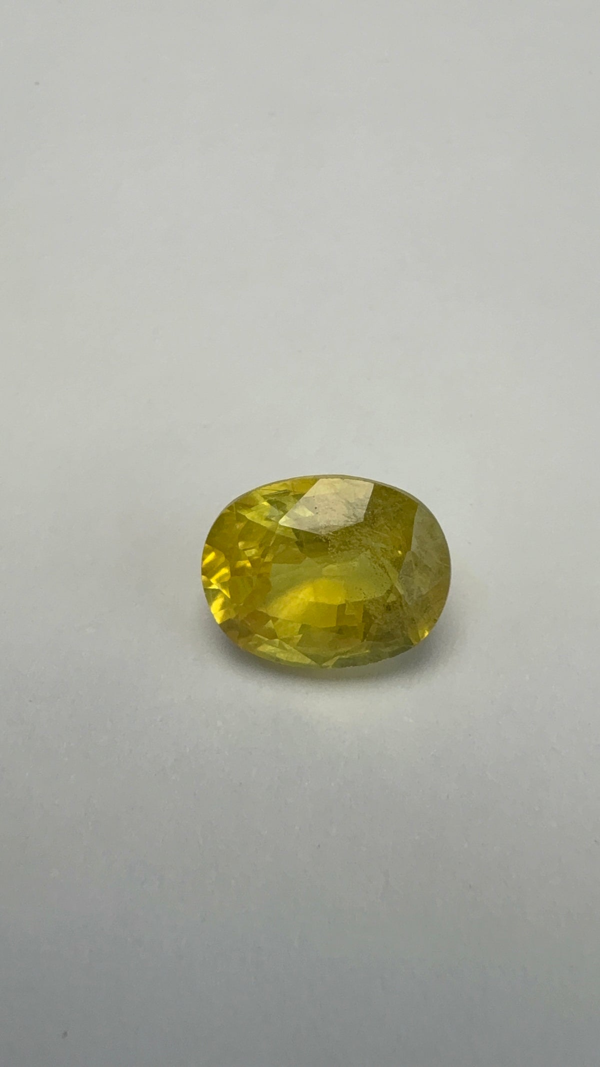 Yellow Sapphire 4.26 carat BKR-271 alternate face-up view
