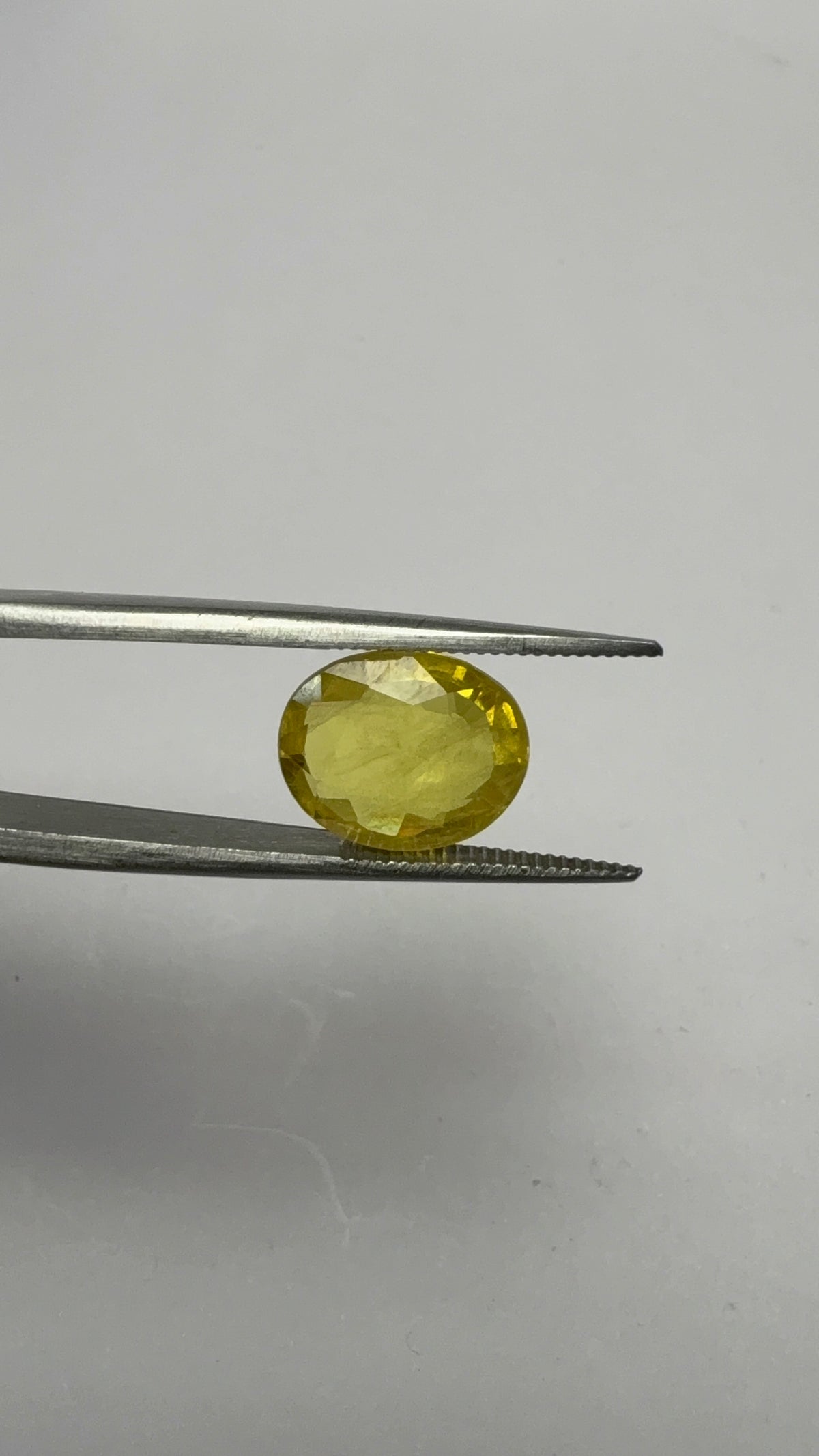 Yellow Sapphire – 5.15 Carat – Thailand — exact stone view 4
