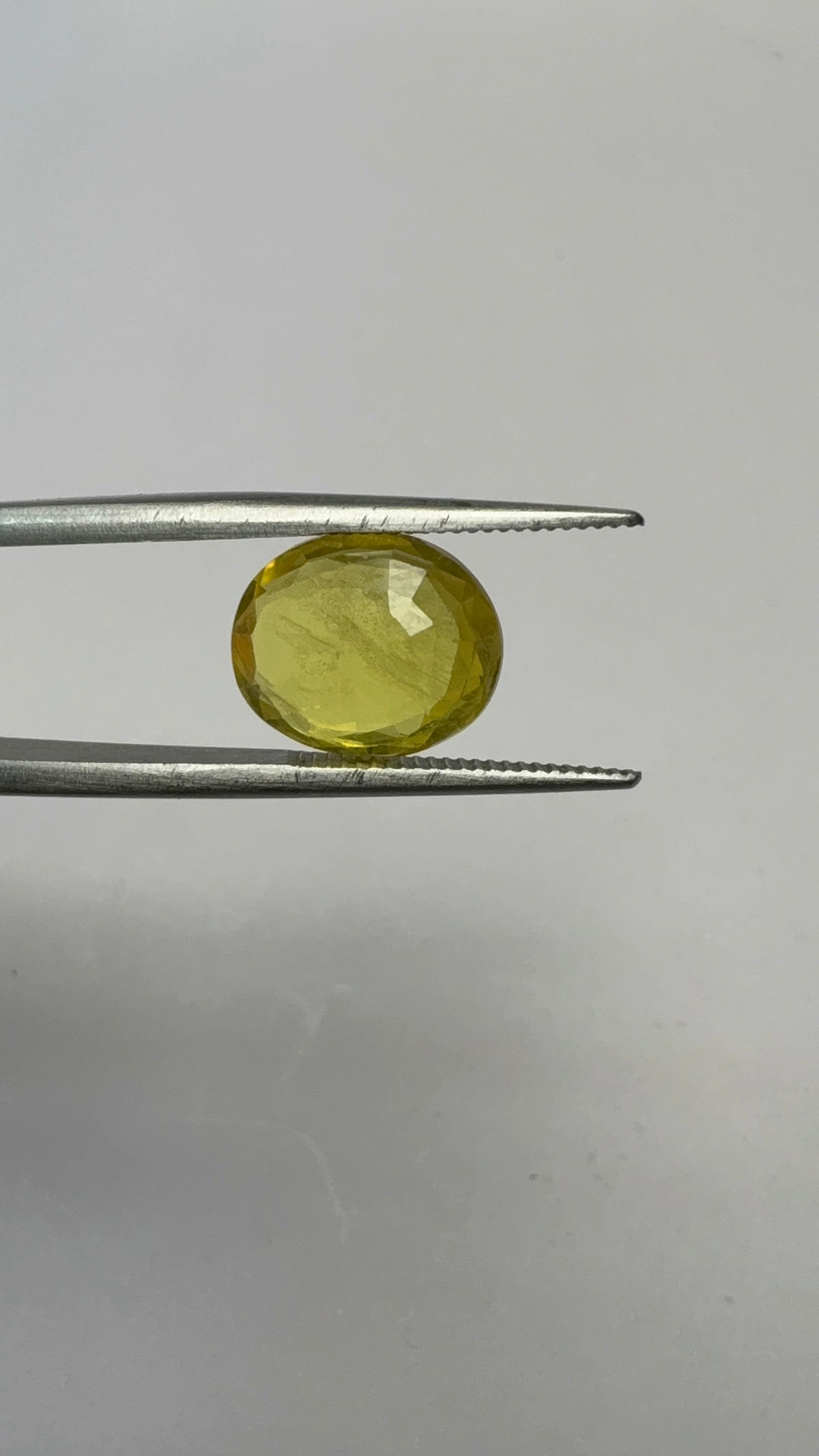 Yellow Sapphire – 5.15 Carat – Thailand — exact stone view 5