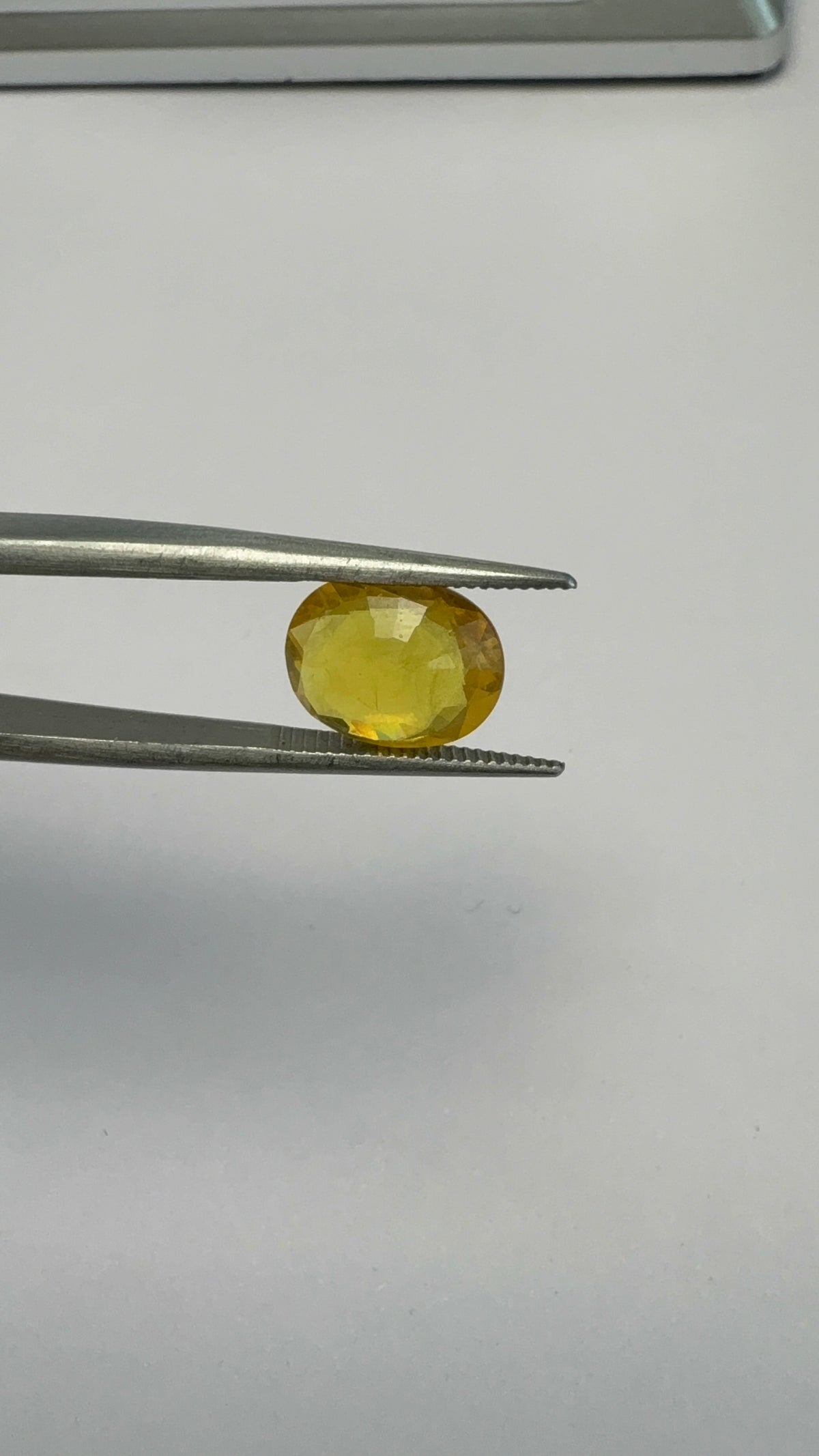 Yellow Sapphire 3.69 carat BKR-274 reverse view