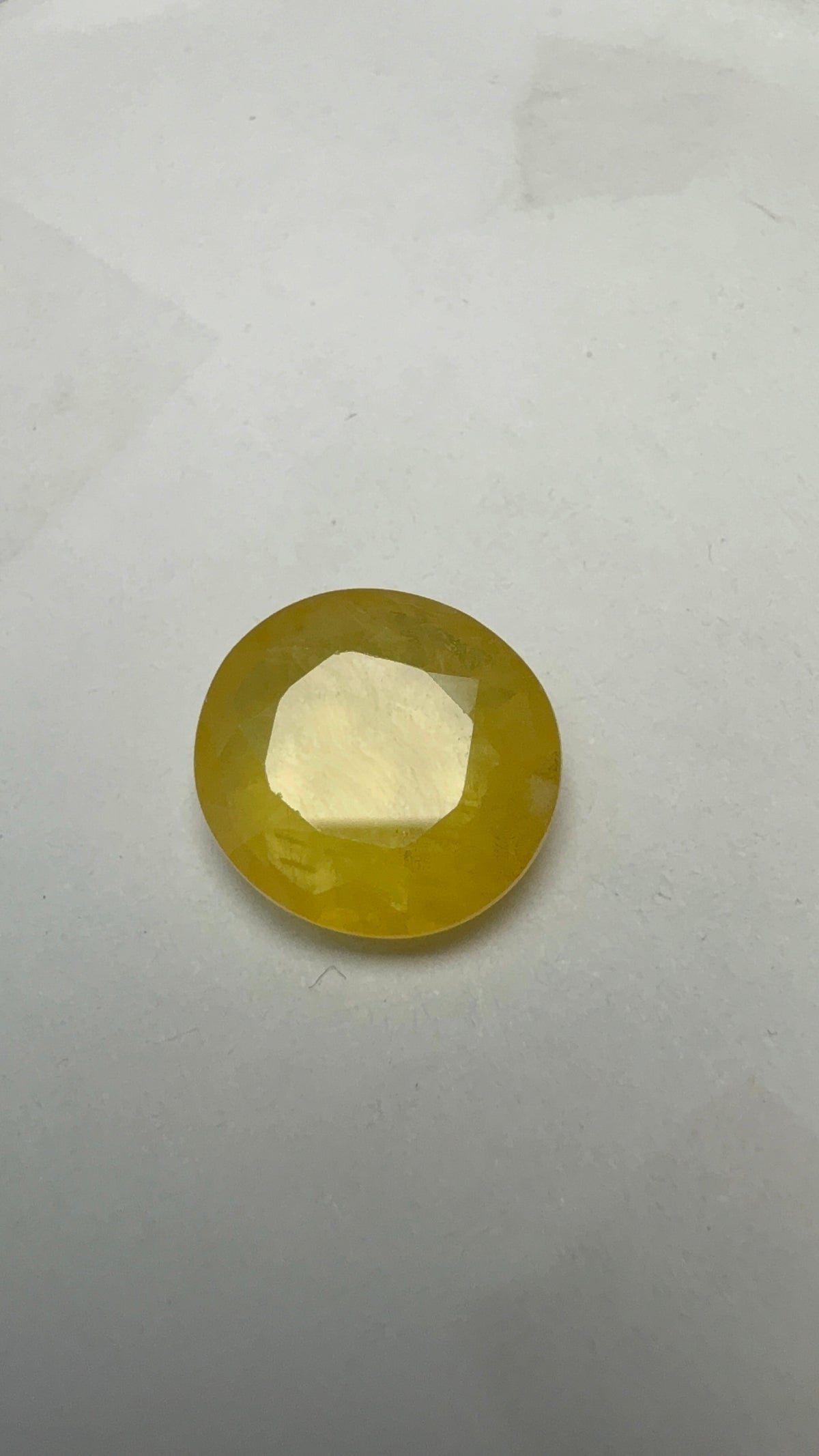 Yellow Sapphire – 5.53 Carat – Thailand — exact stone view 3