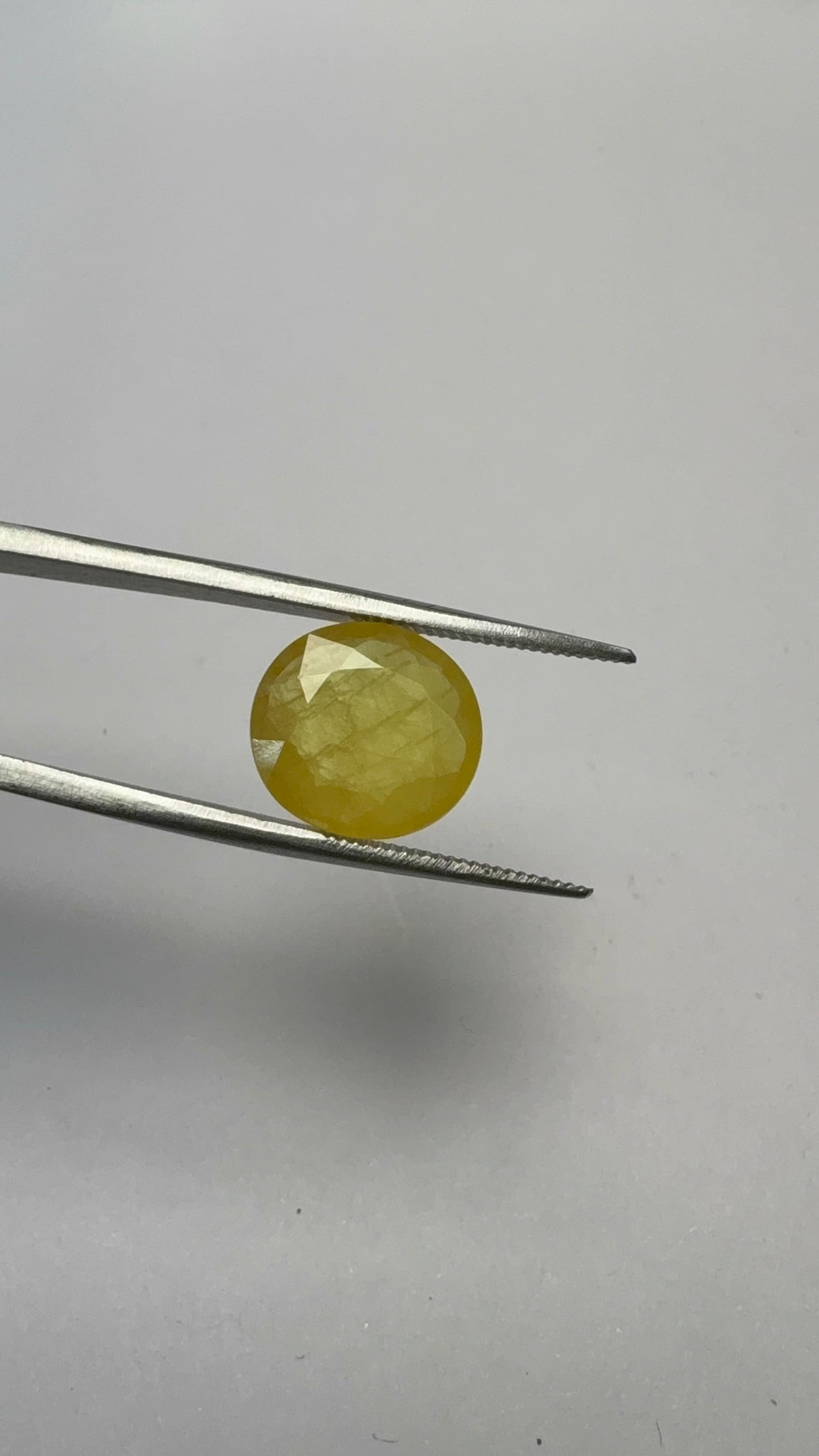 Yellow Sapphire – 5.53 Carat – Thailand — exact stone view 5
