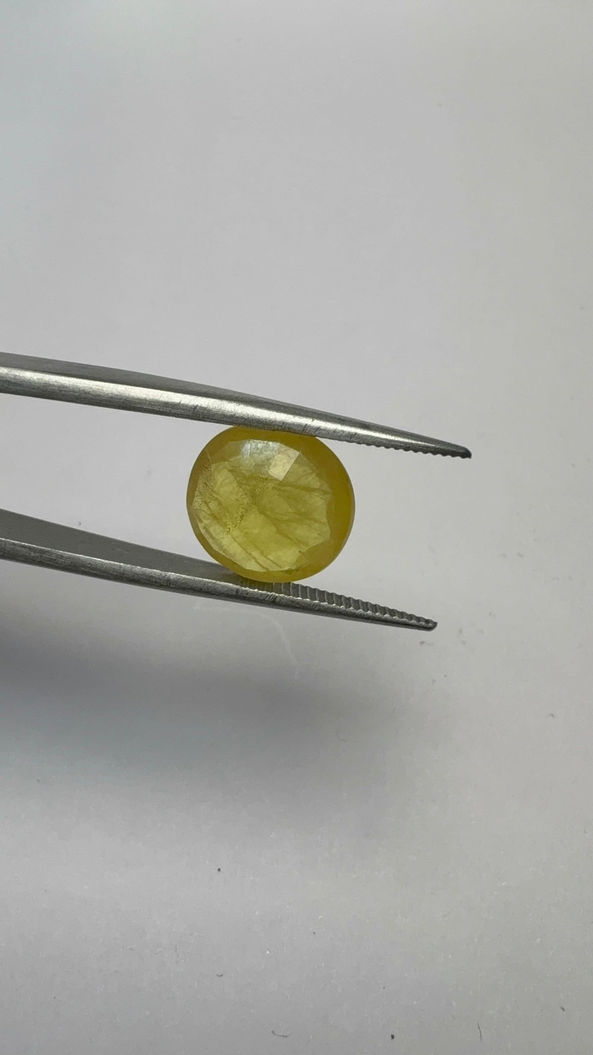 Yellow Sapphire – 5.53 Carat – Thailand — exact stone view 6