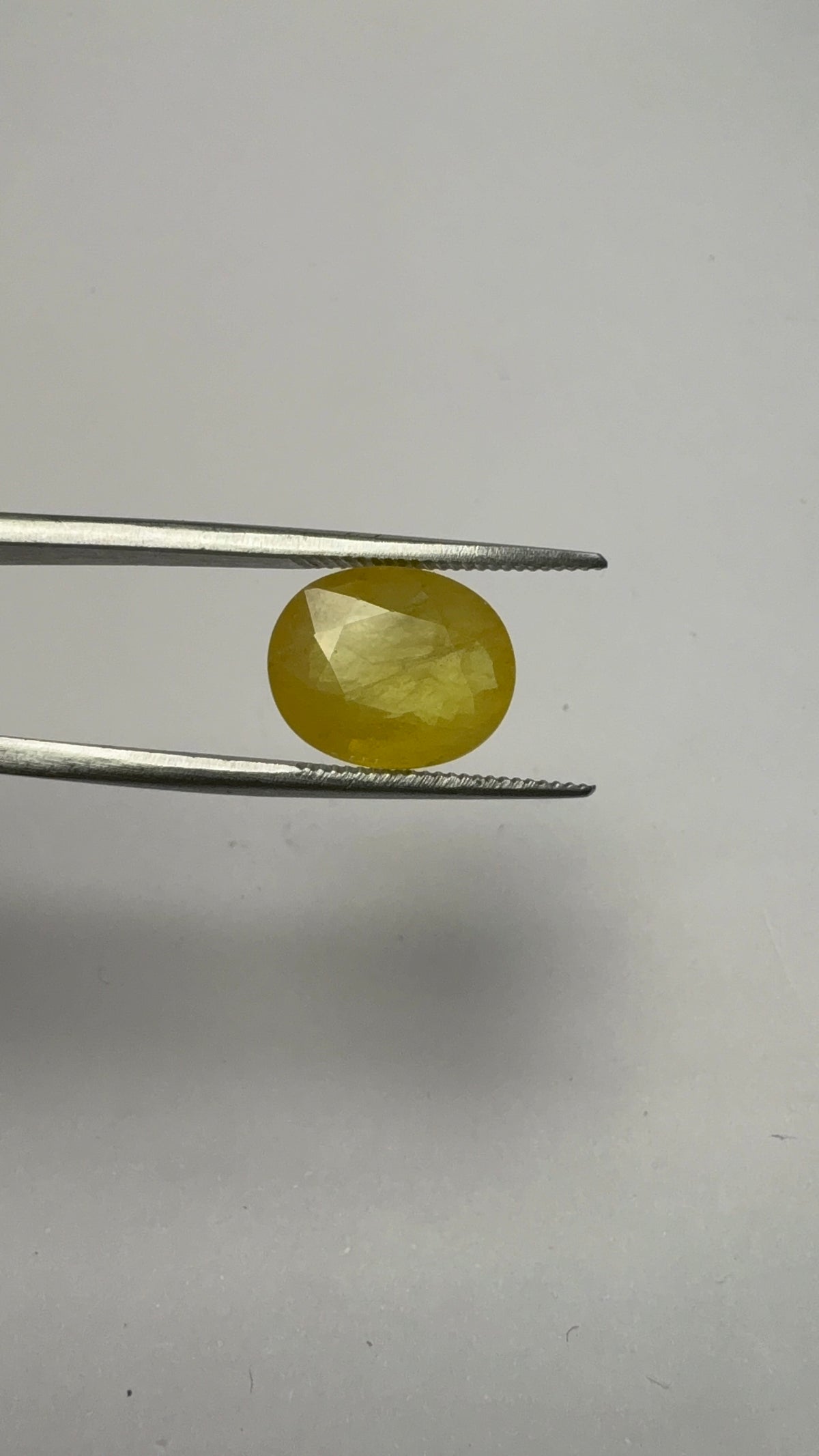 Yellow Sapphire – 5.42 Carat – Thailand — exact stone view 4