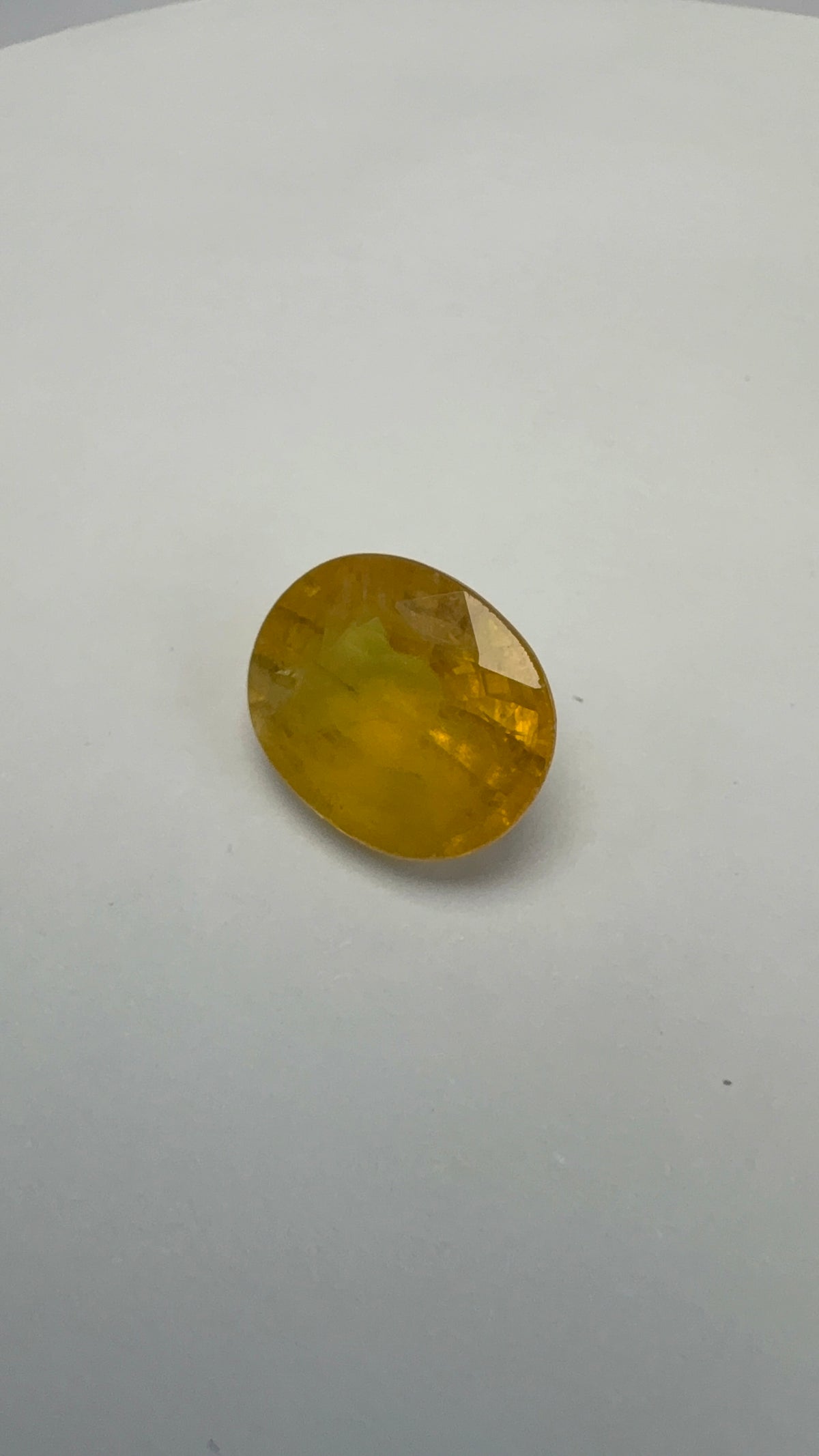 Yellow Sapphire 4.65 carat BKR-292 close view
