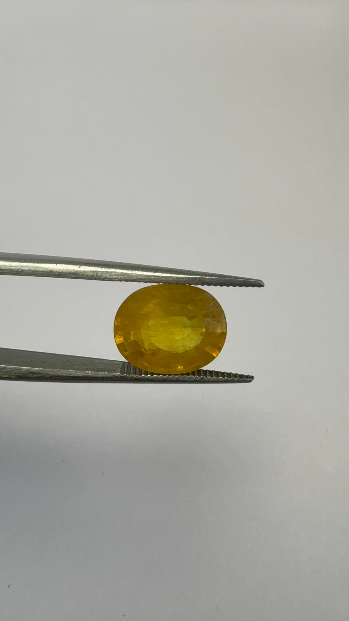 Yellow Sapphire 4.65 carat BKR-292 reverse view