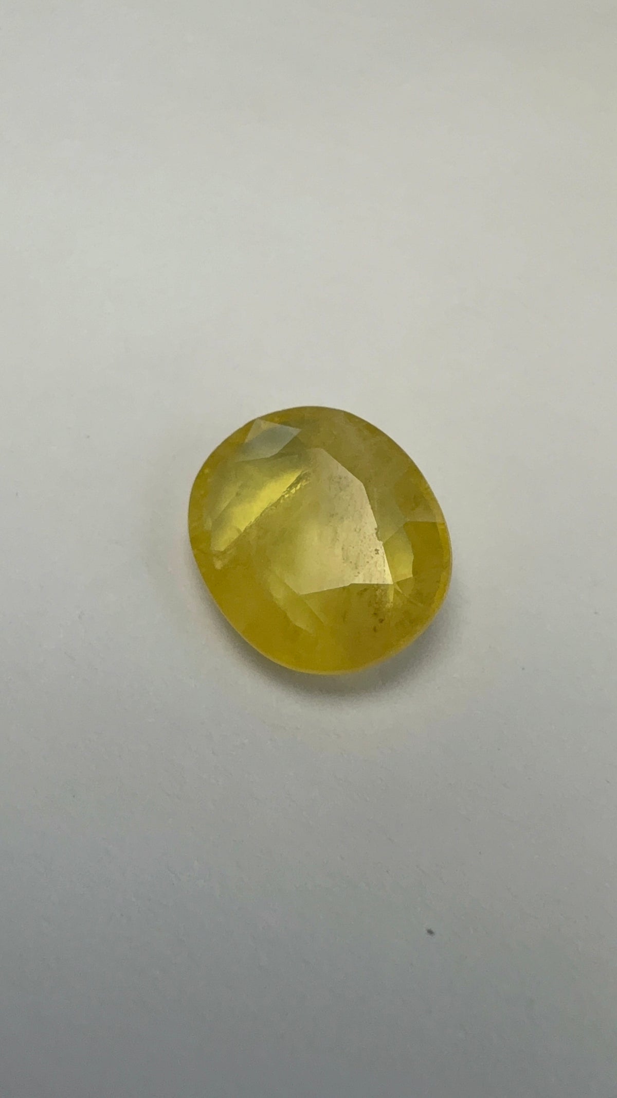 Yellow Sapphire 4.56 carat BKR-296 close view