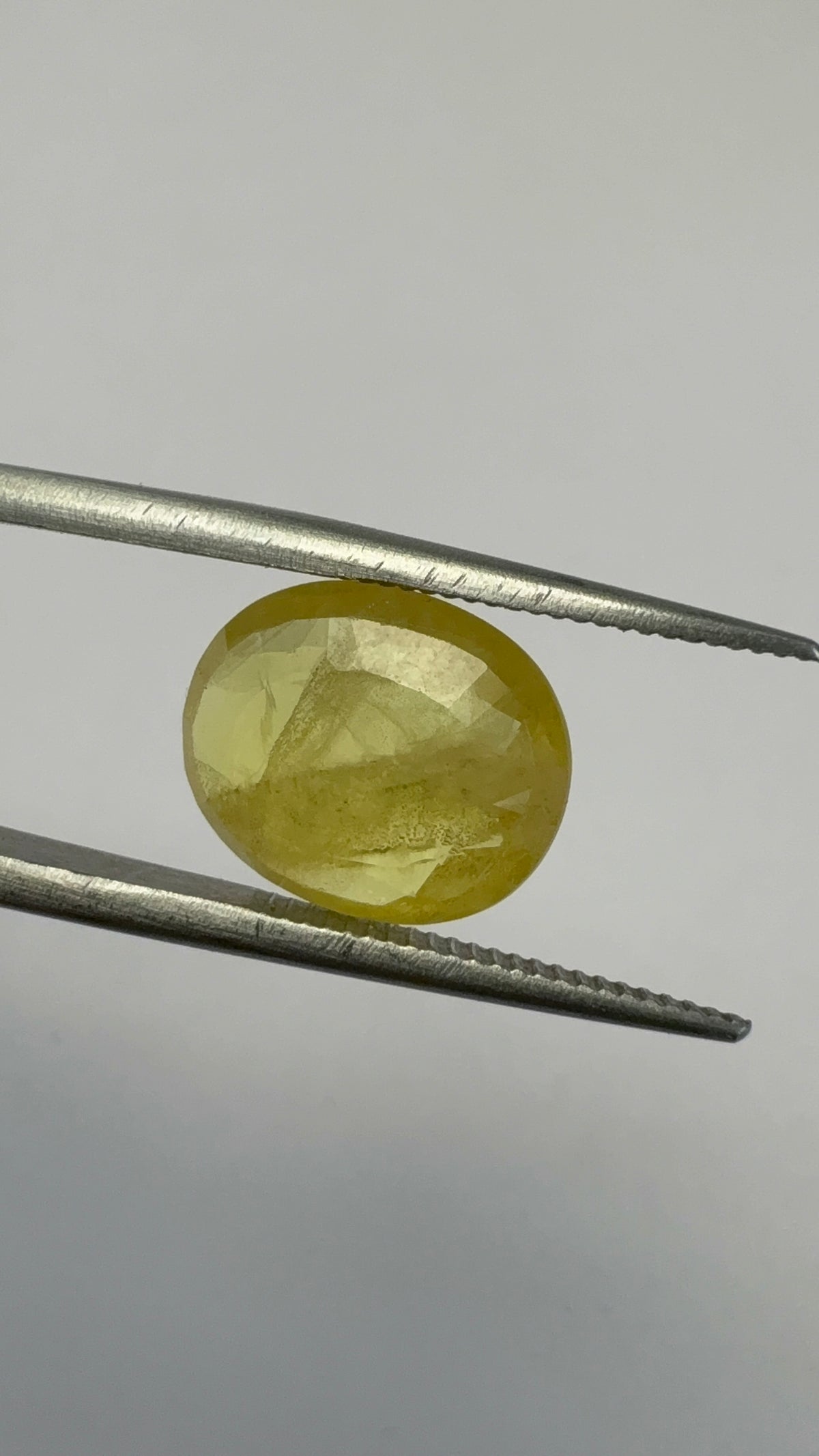 Yellow Sapphire 4.56 carat BKR-296 reverse view