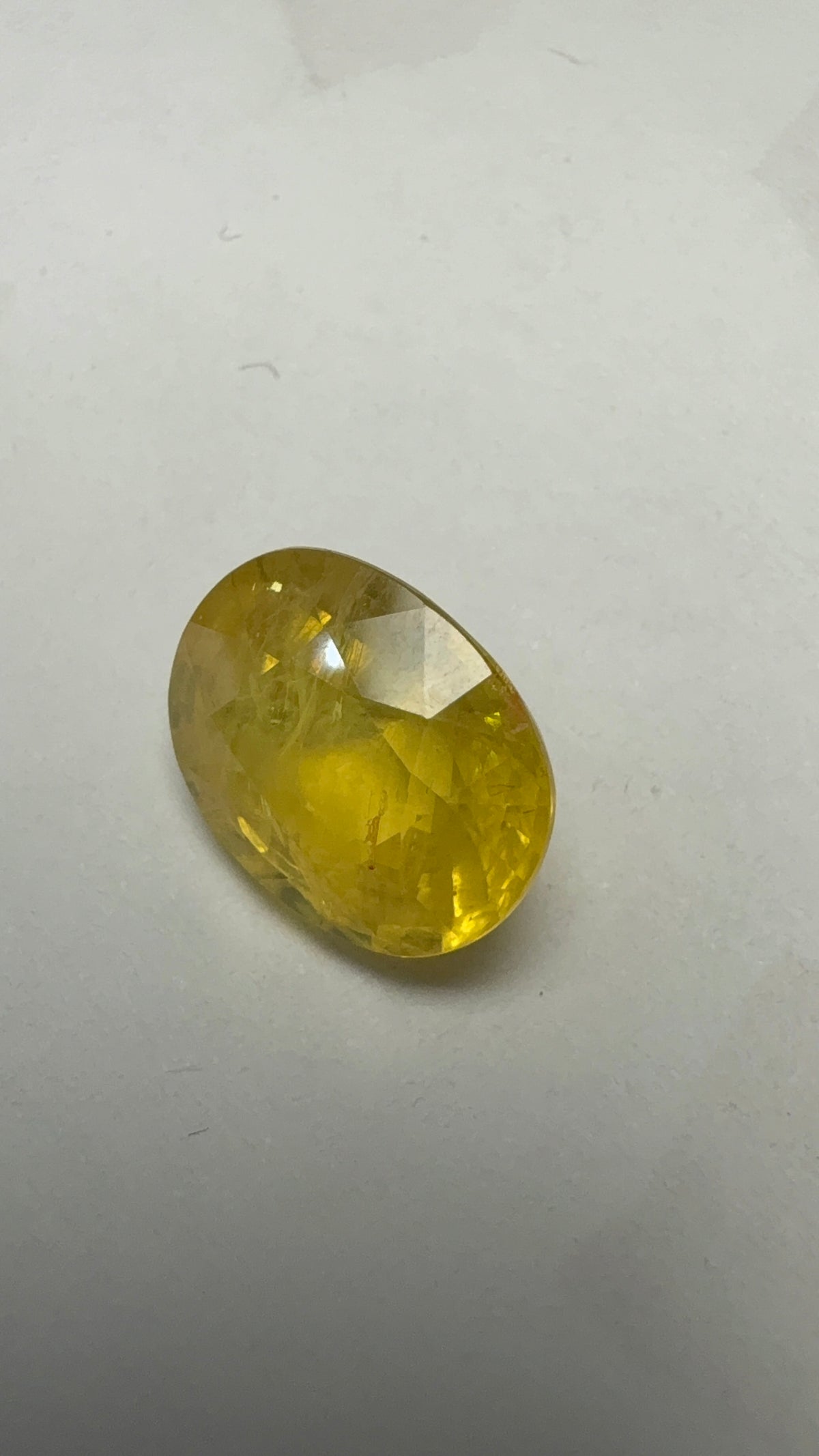 Yellow Sapphire – 6.98 Carat – Thailand — exact stone view 2