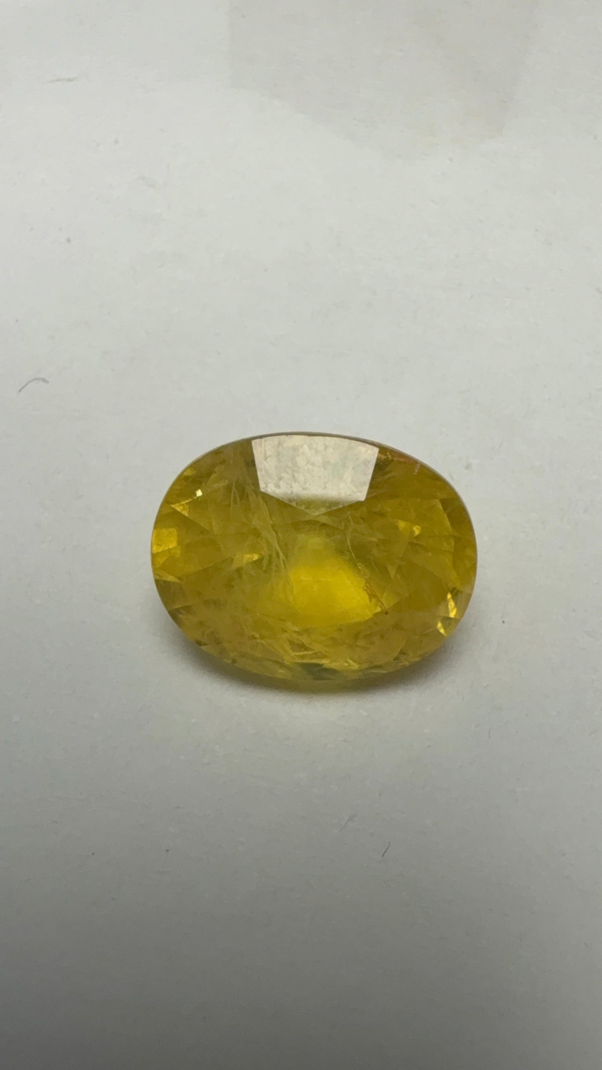 Yellow Sapphire – 6.98 Carat – Thailand — exact stone view 3