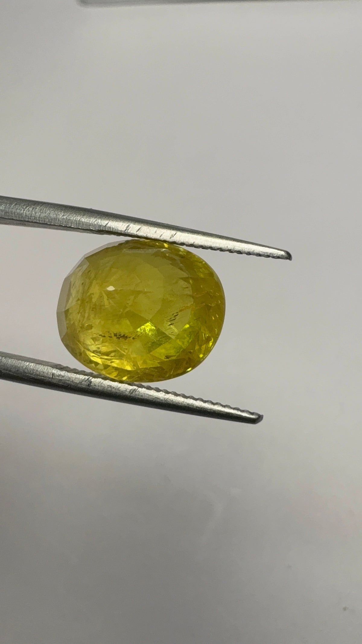 Yellow Sapphire – 6.98 Carat – Thailand — exact stone view 5