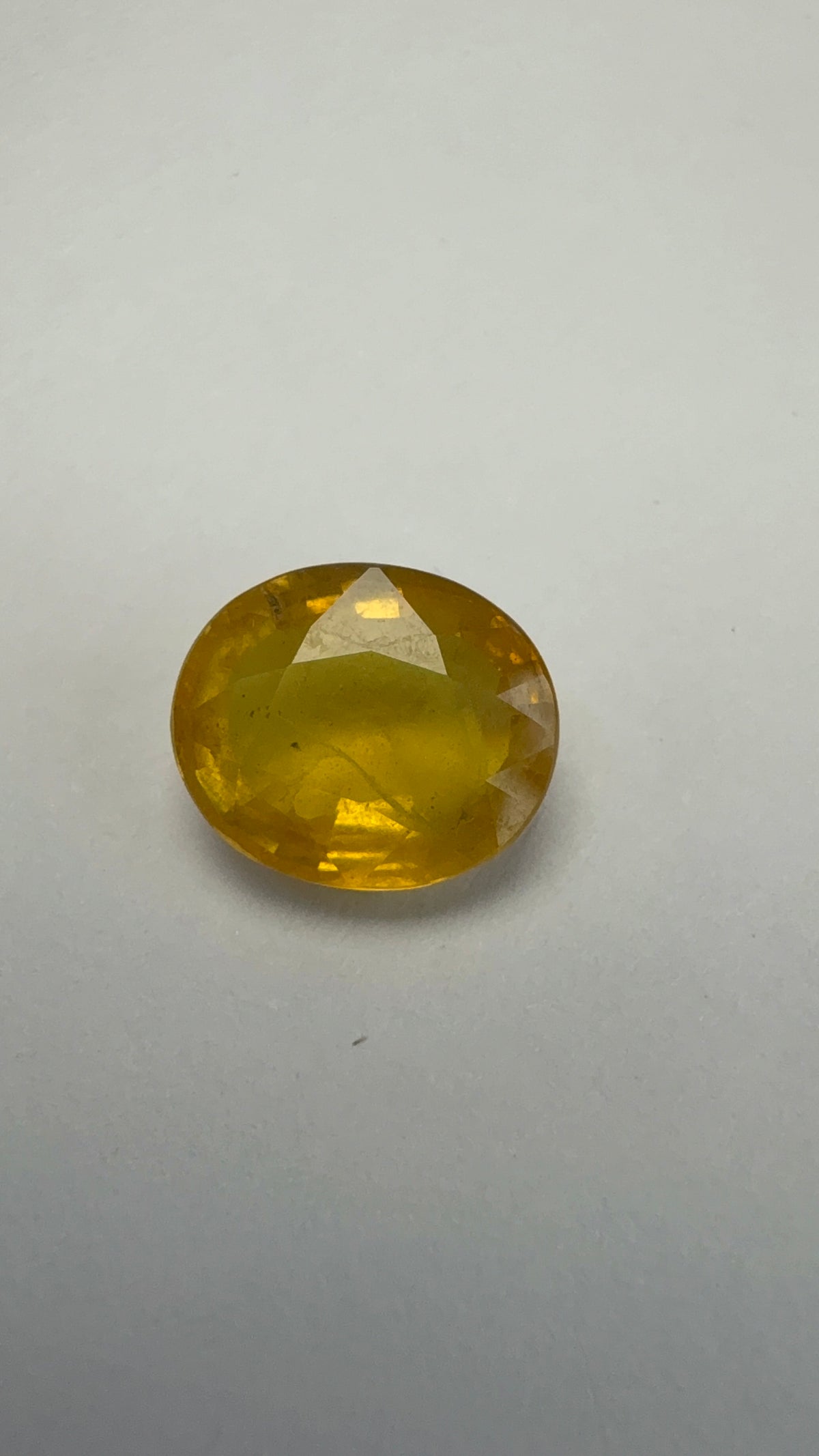 Yellow Sapphire 3.51 carat BKR-307 face-up view