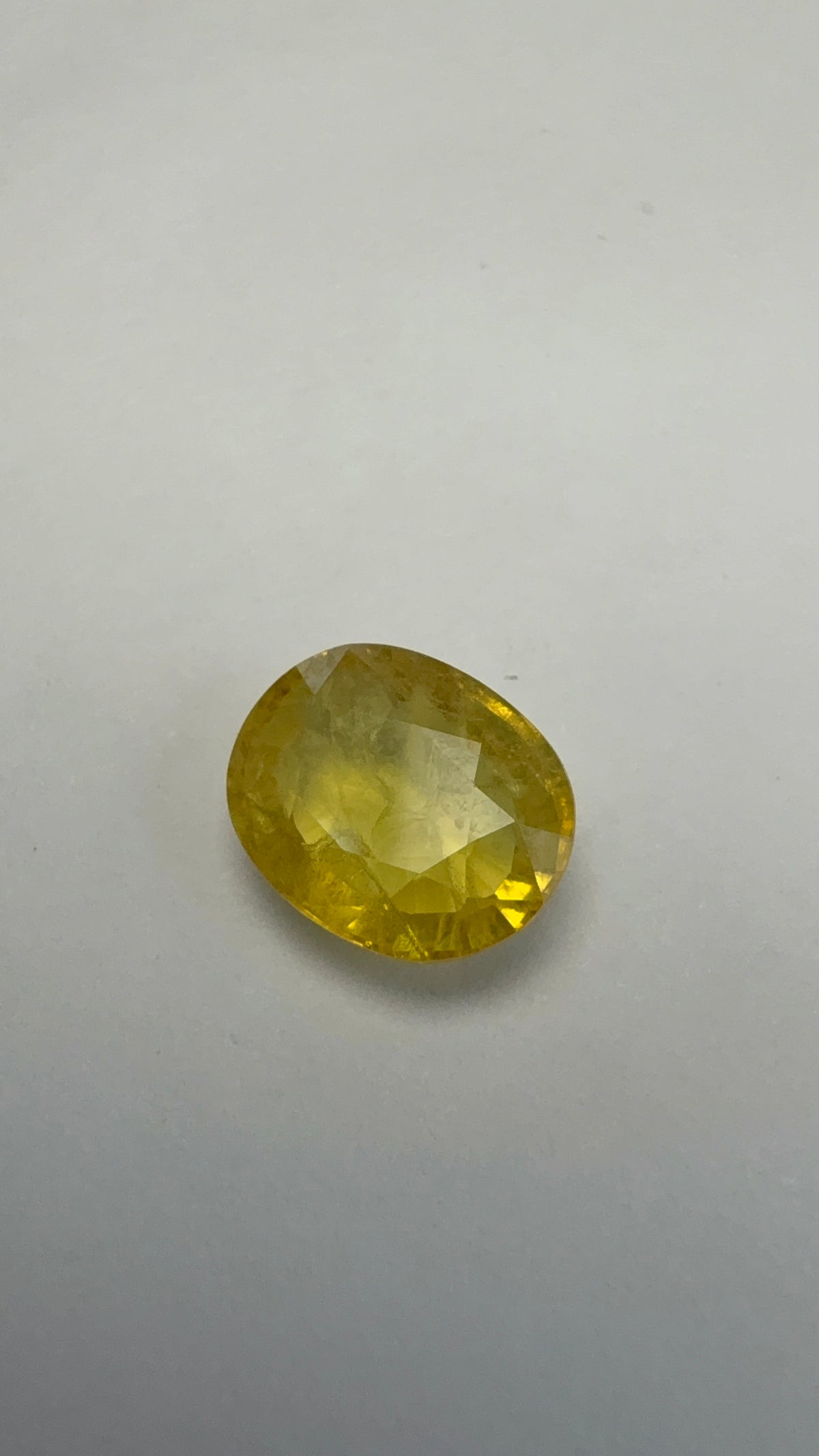 Yellow Sapphire 3.32 carat BKR-314 face-up view