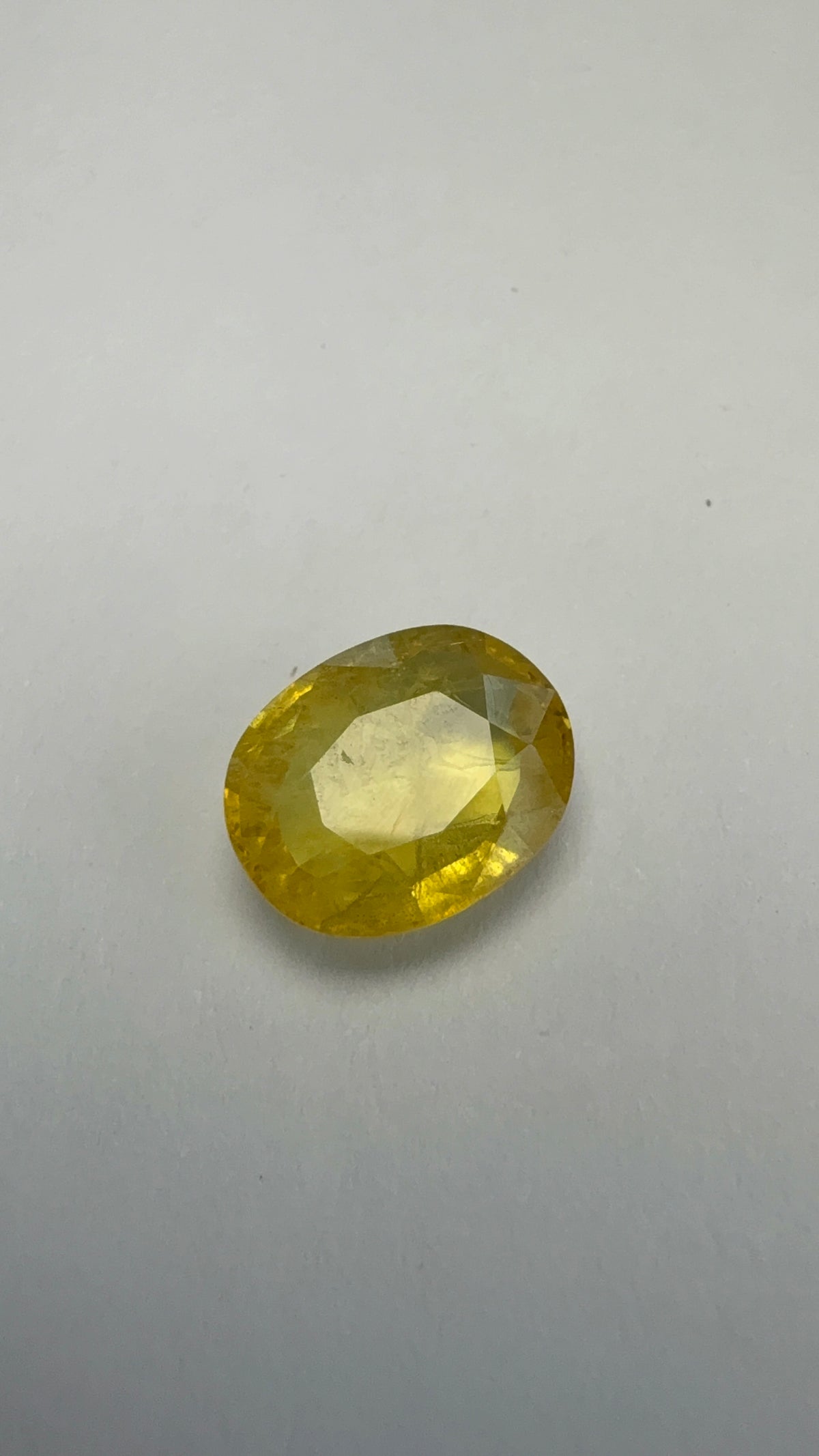Yellow Sapphire 3.32 carat BKR-314 close view