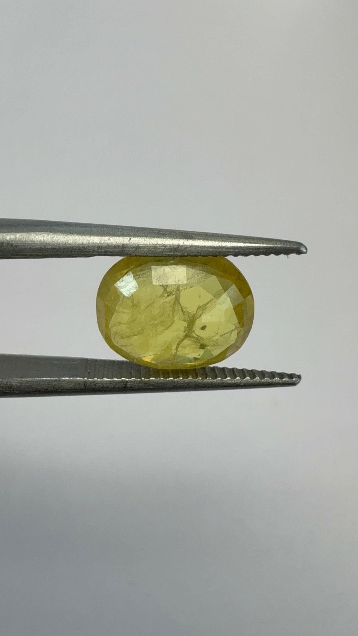 Yellow Sapphire 3.32 carat BKR-314 reverse view