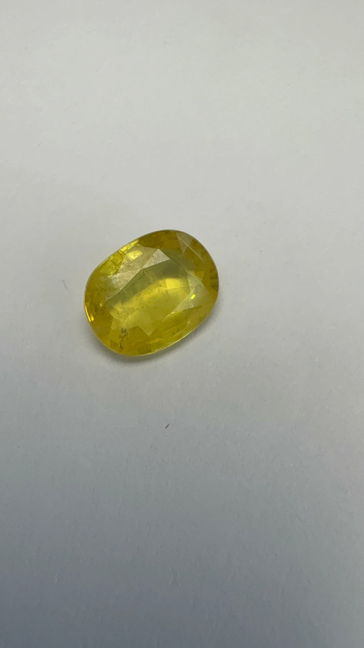 Yellow Sapphire 3.01 carat BKR-316 alternate face-up view