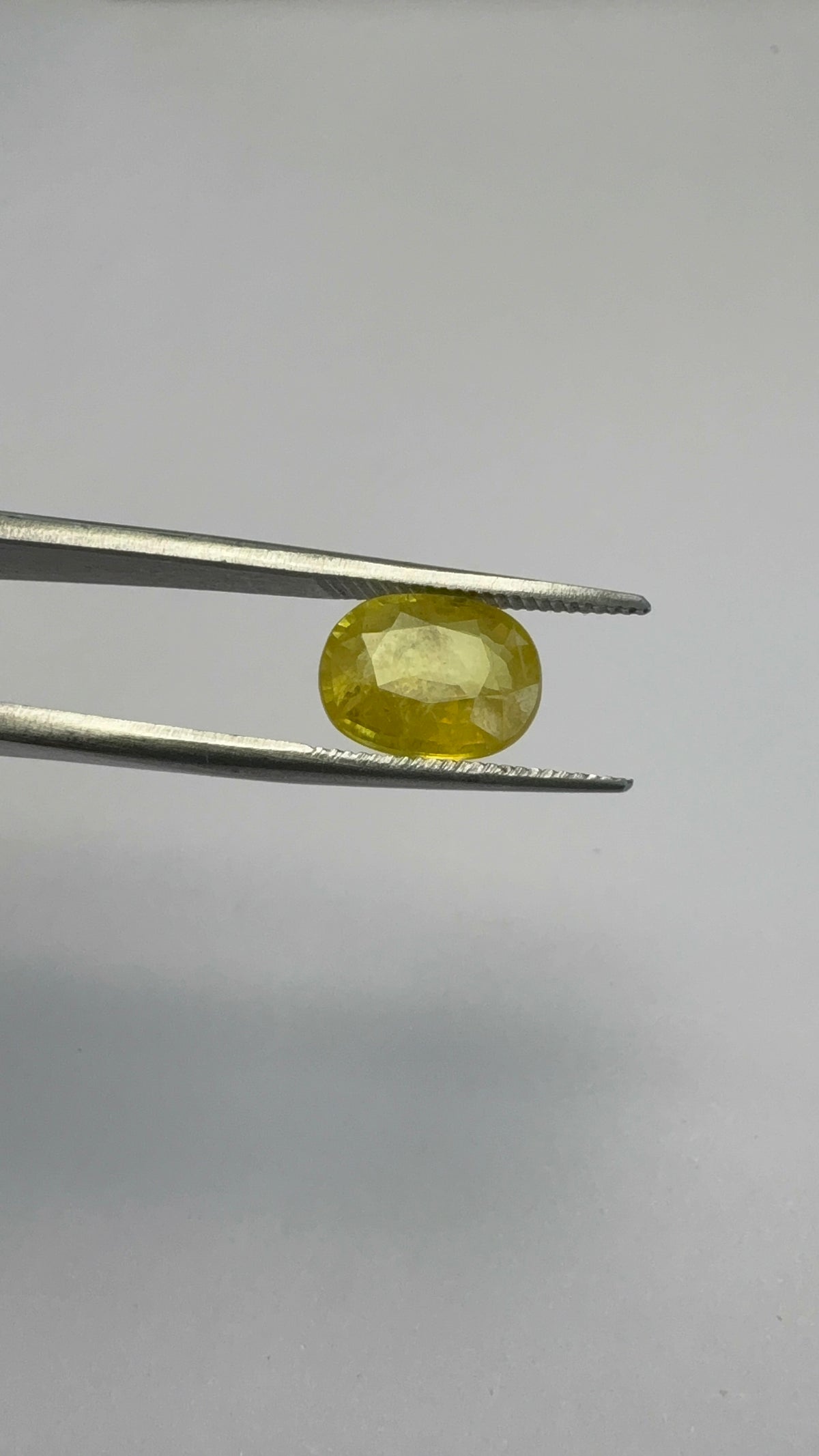 Yellow Sapphire 3.01 carat BKR-316 side view