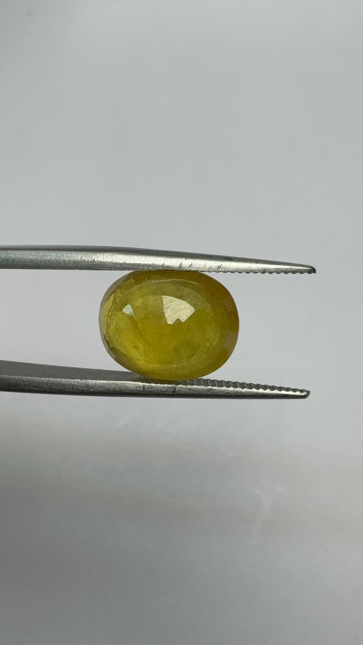 Yellow Sapphire 6.16 carat BKR-329 close view