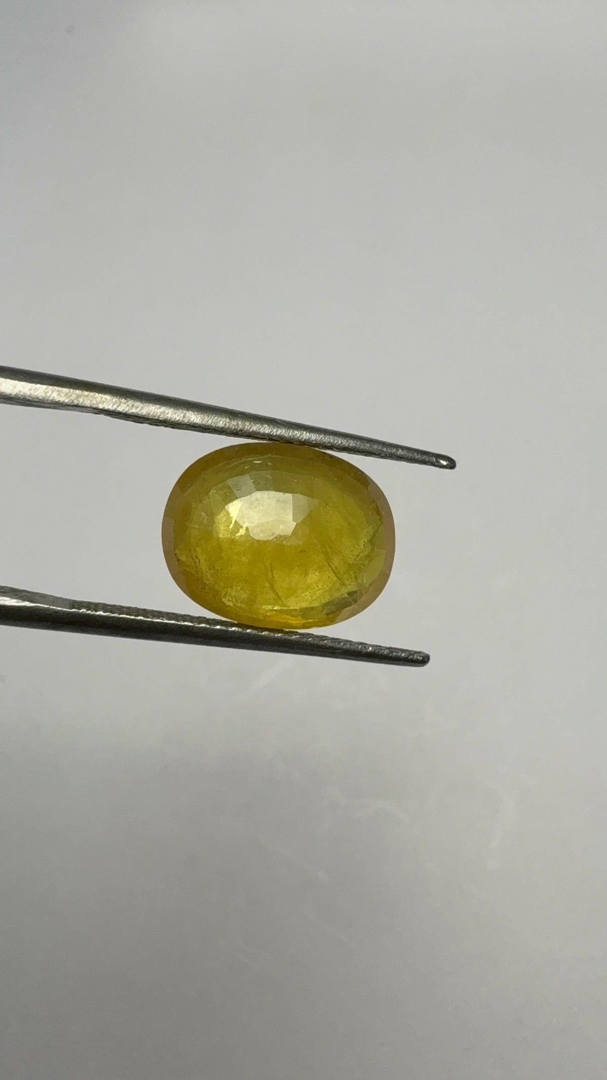 Yellow Sapphire 6.16 carat BKR-329 reverse view