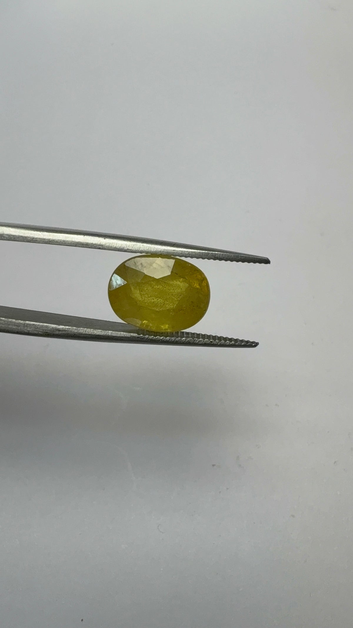 Yellow Sapphire 5.44 carat BKR-334 close view