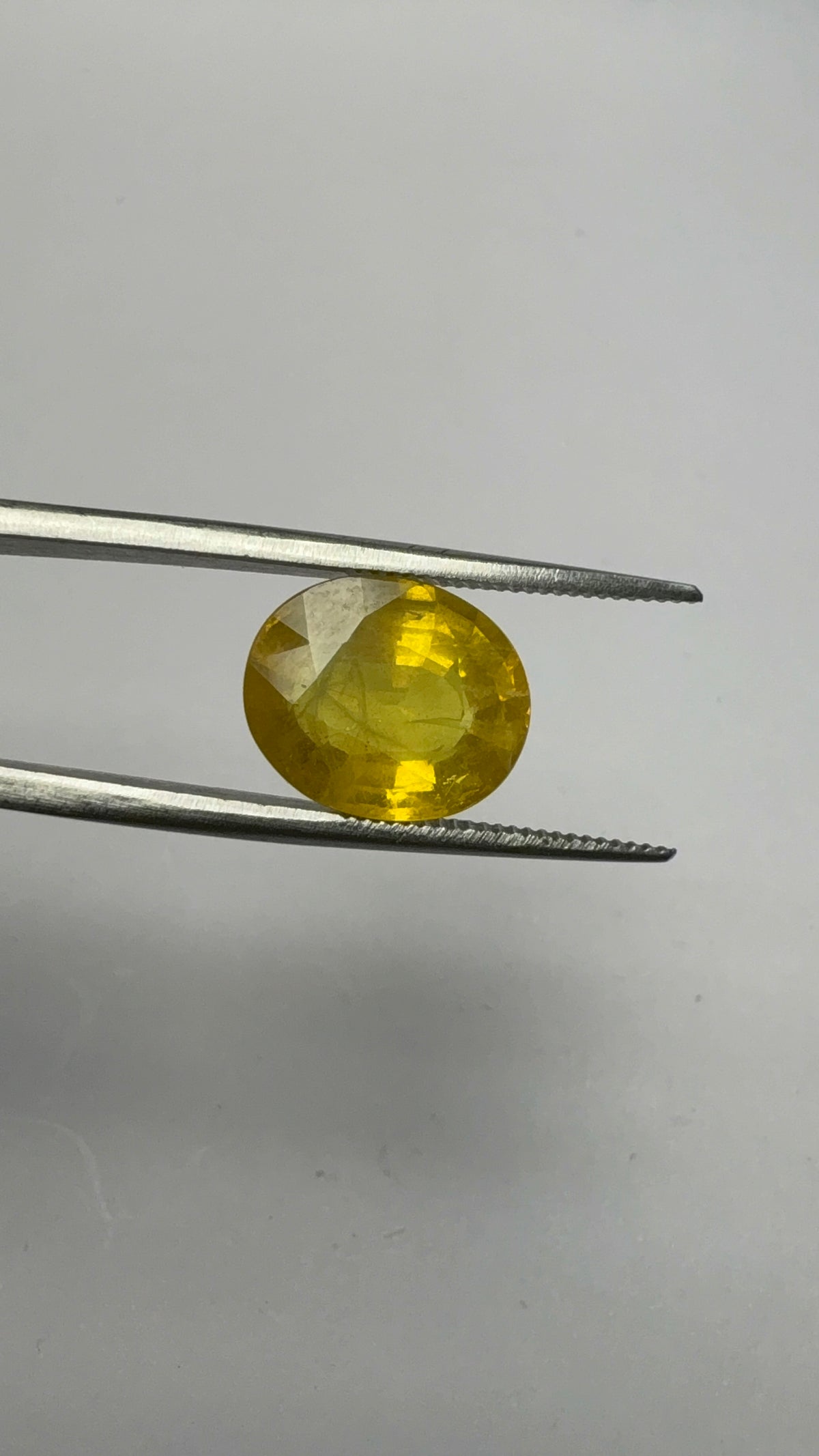 Yellow Sapphire – 6.13 Carat – Thailand — exact stone view 4