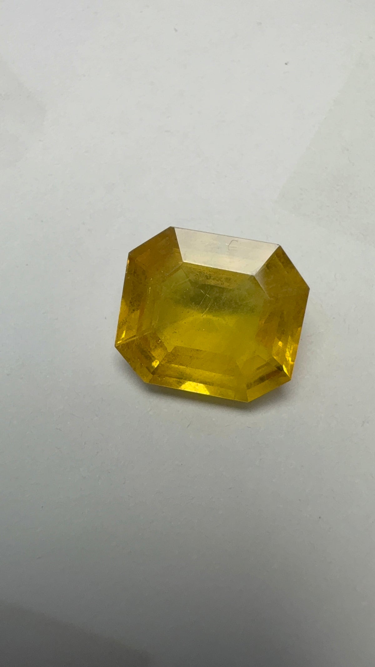 Yellow Sapphire – 6.19 Carat – Thailand — exact stone view 2