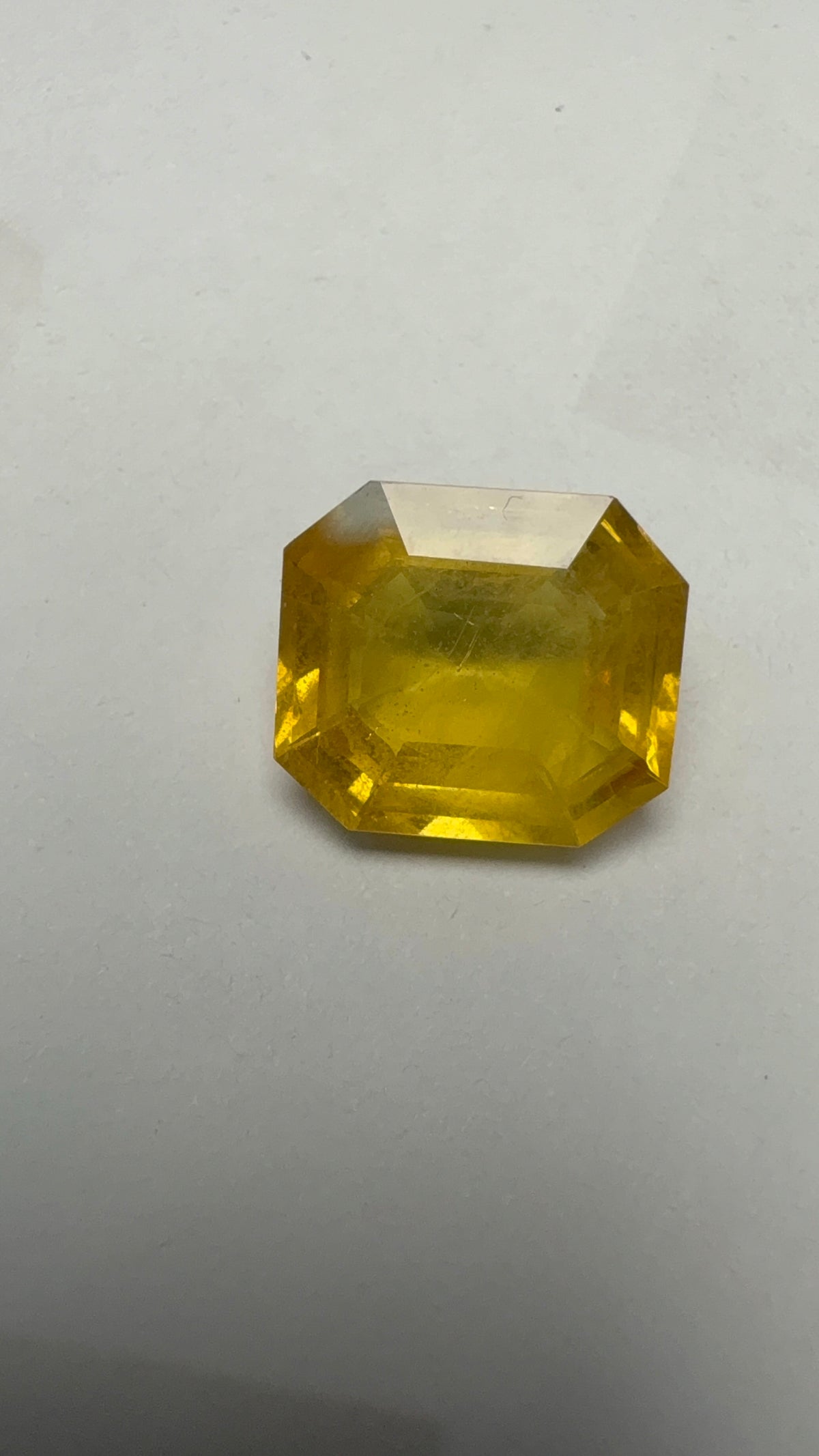 Yellow Sapphire – 6.19 Carat – Thailand — exact stone view 3