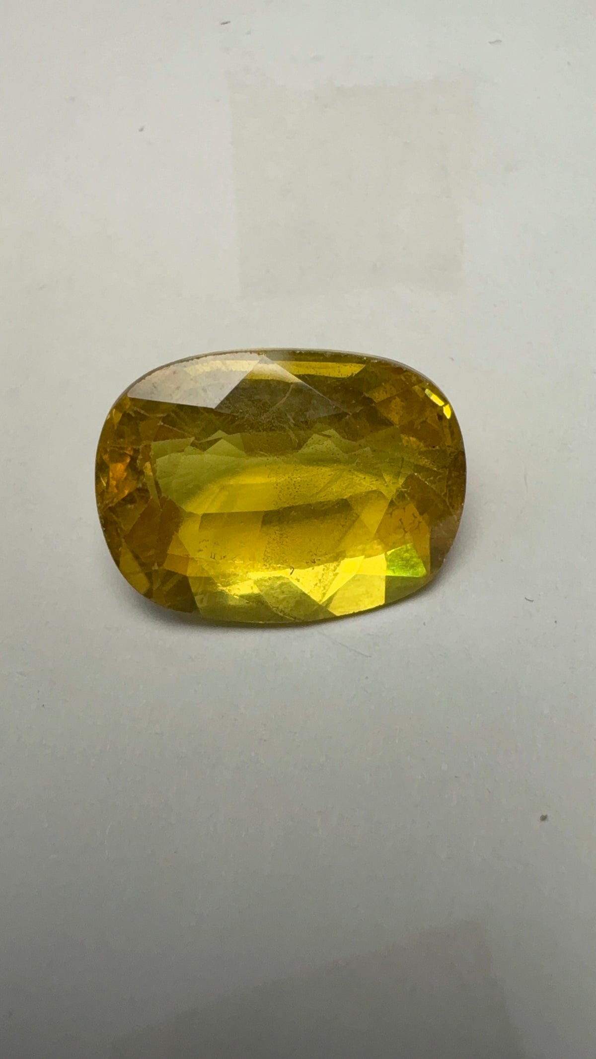 Yellow Sapphire – 12.73 Carat – Thailand — exact stone view 2