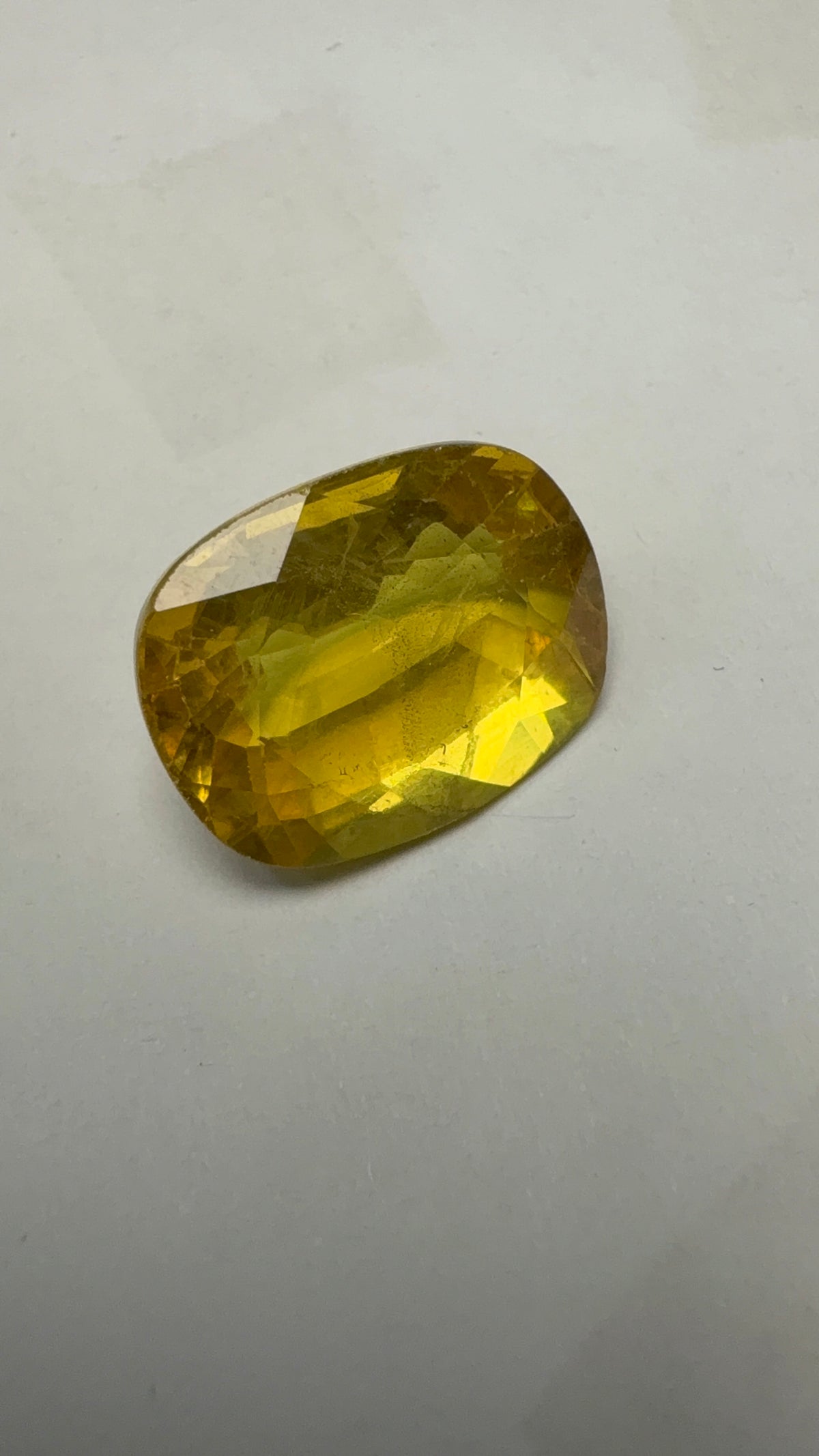 Yellow Sapphire – 12.73 Carat – Thailand — exact stone view 3